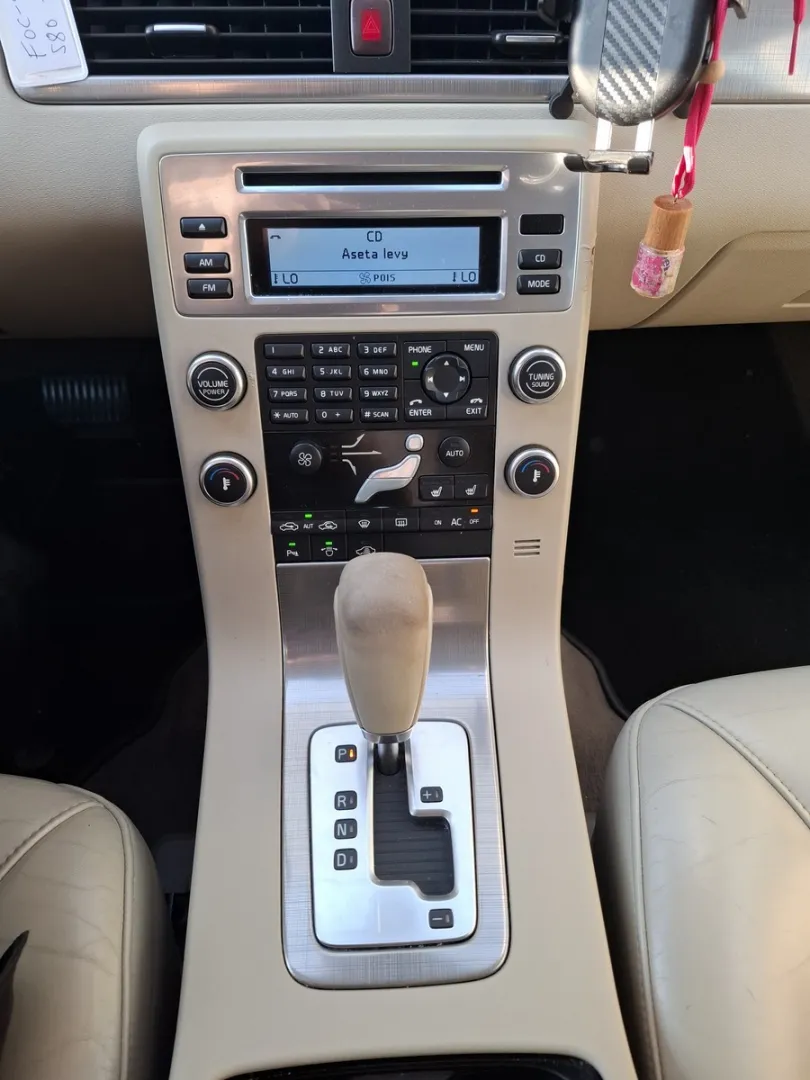 VOLVO S80 FOC-926 carousel image