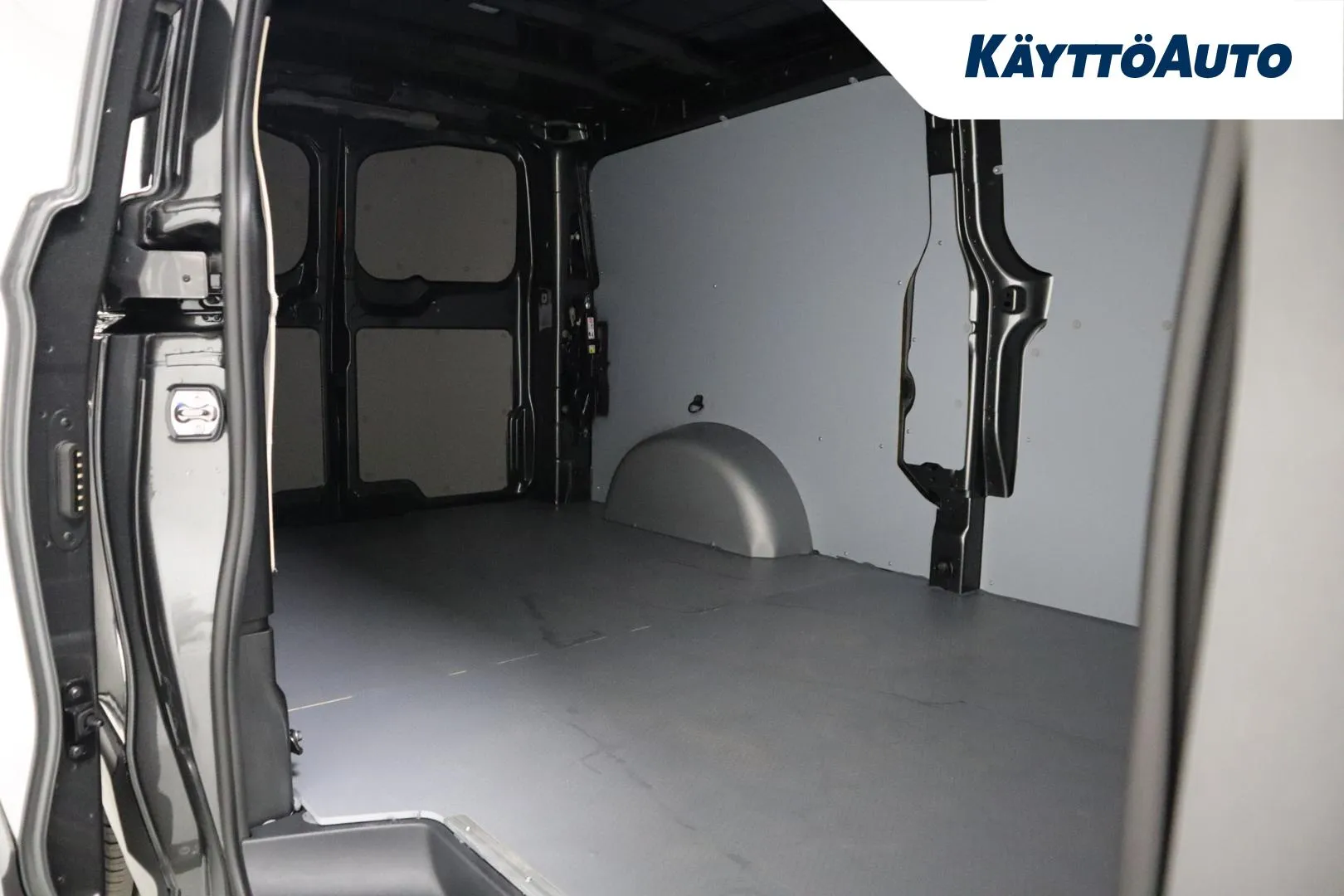 Volkswagen Transporter XYR-770 carousel image