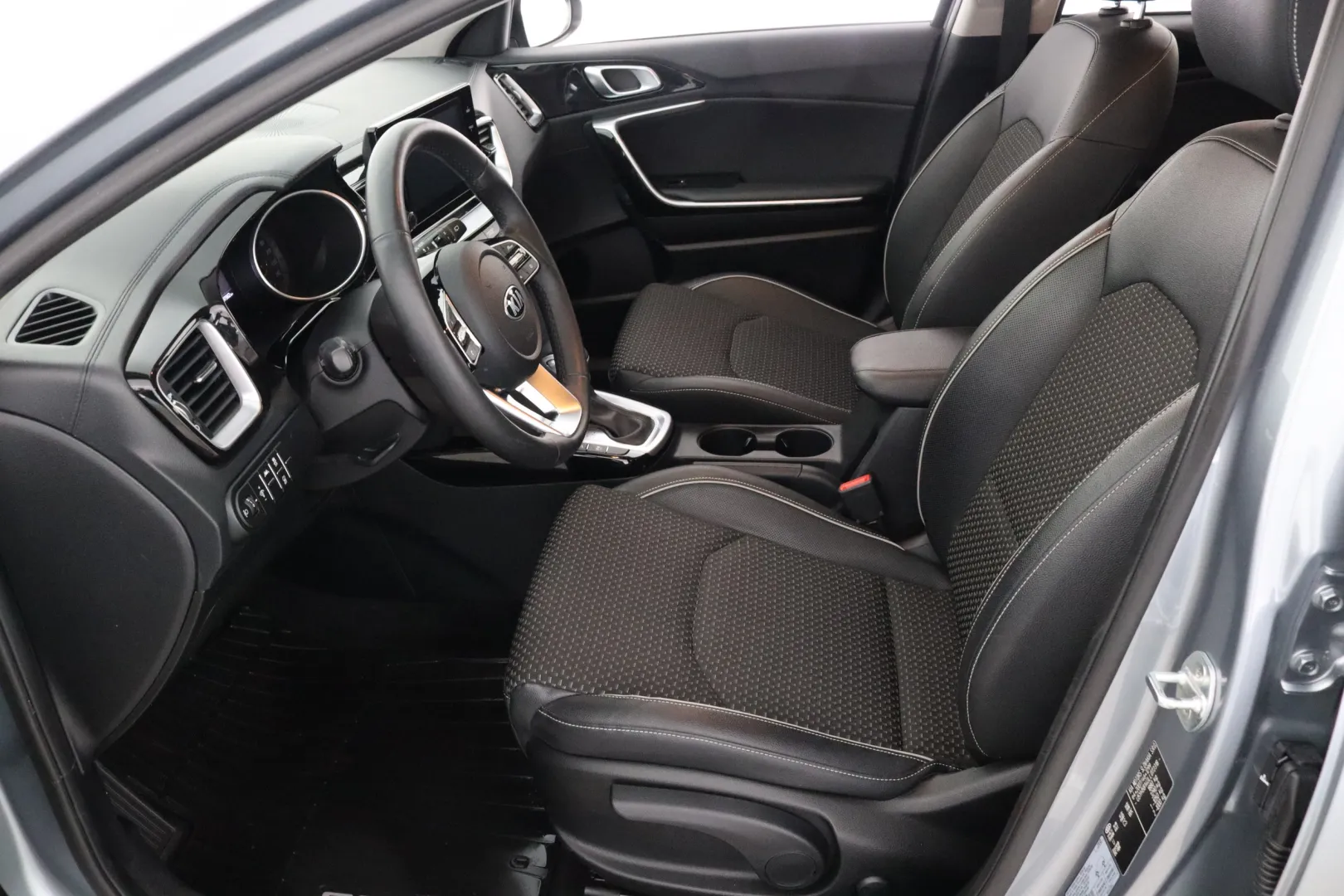 KIA Ceed OZB-937 carousel image