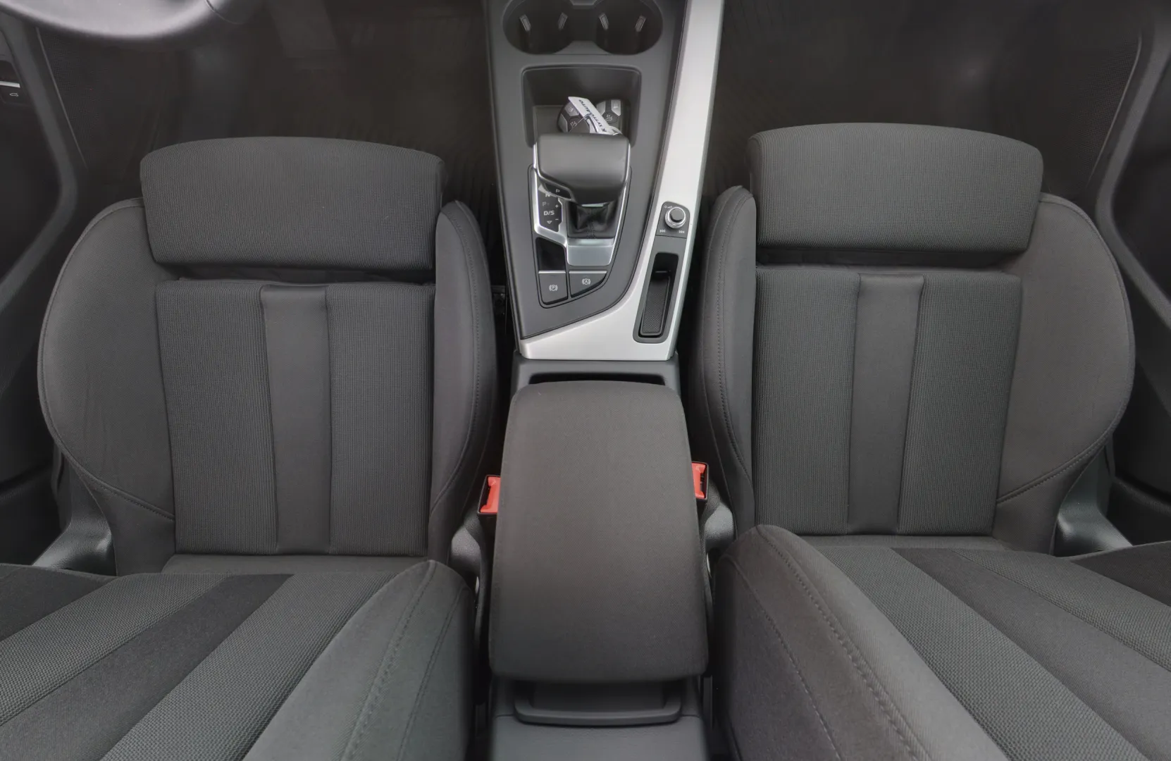 AUDI A4 NLV-962 carousel image