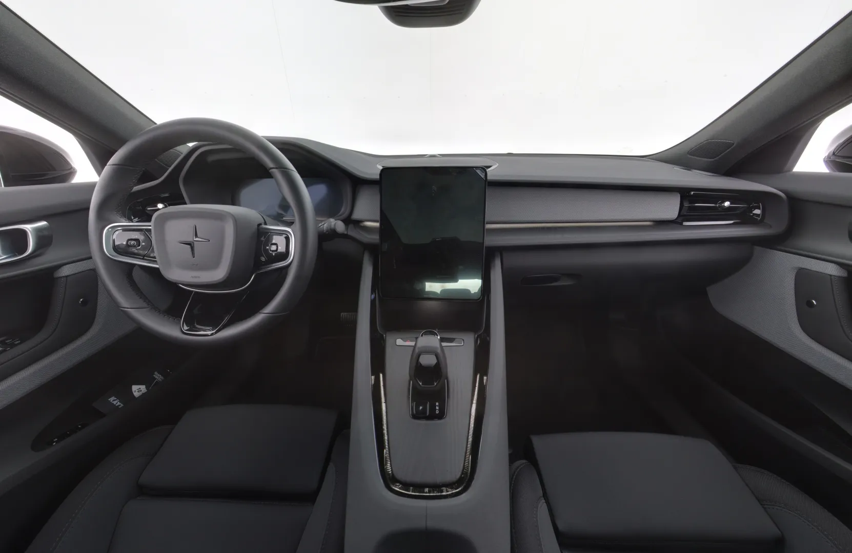 POLESTAR 2 ZPK-645 carousel image