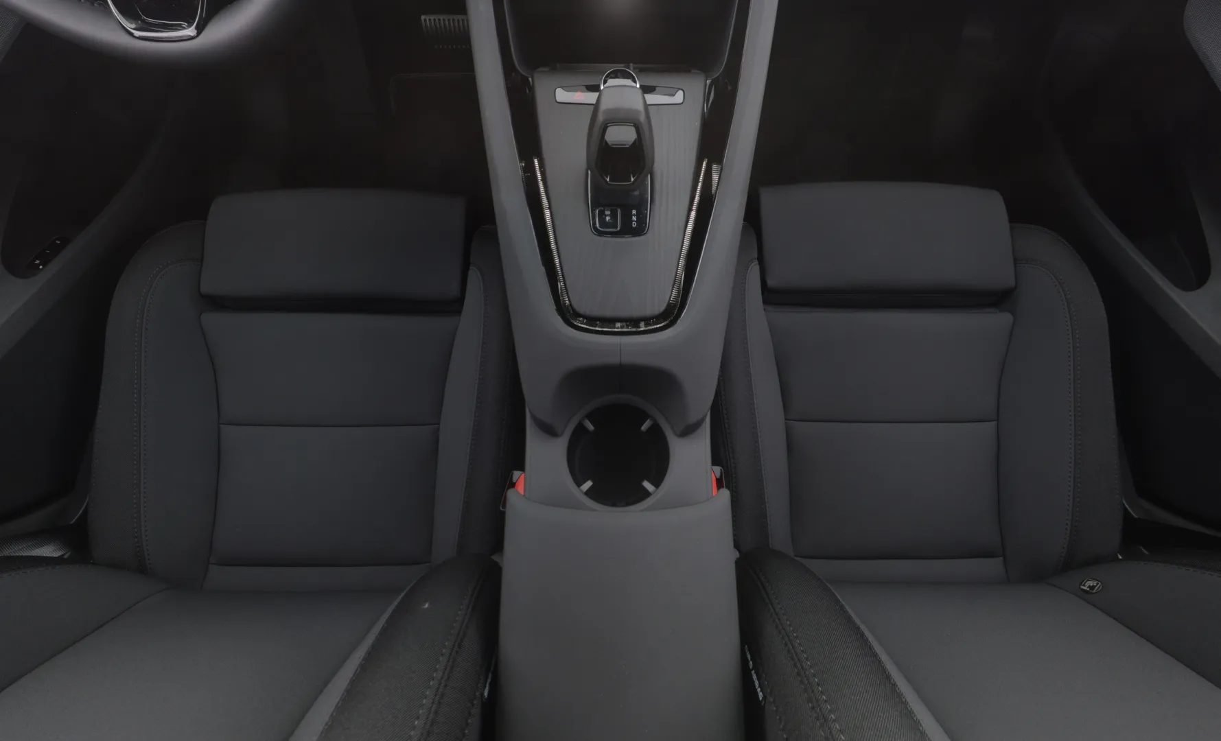 POLESTAR 2 ZPK-645 carousel image