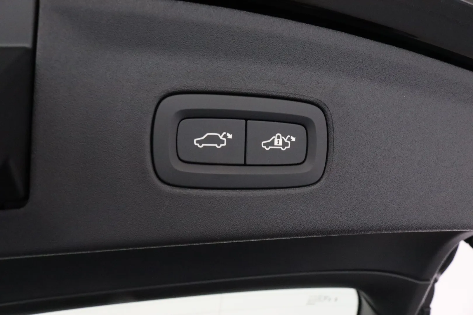 POLESTAR 2 ZPK-645 carousel image