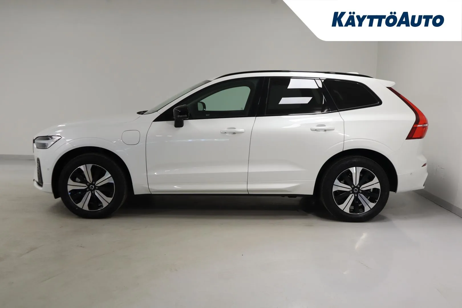 VOLVO XC60 CRZ-360 carousel image