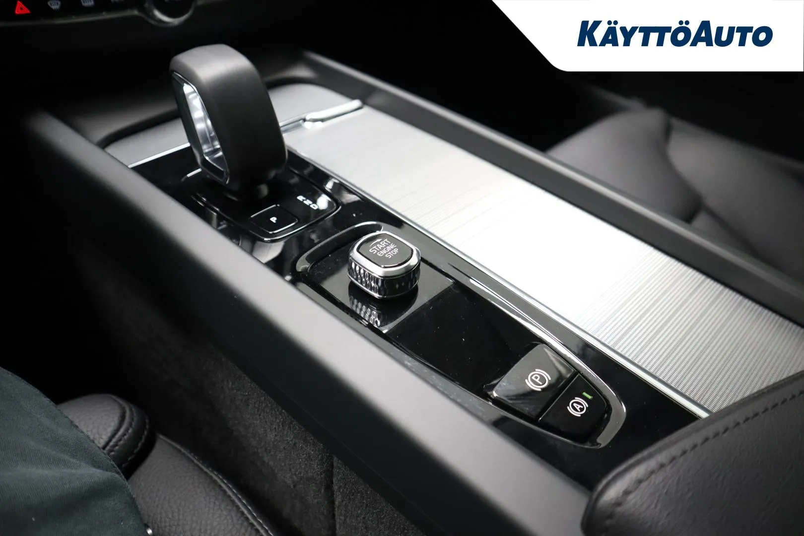 VOLVO XC60 CRZ-360 carousel image