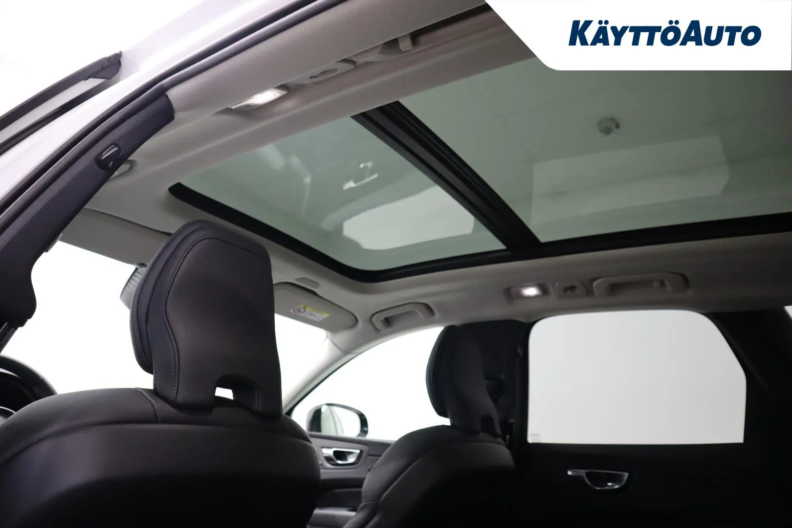 VOLVO XC60 CRZ-360 carousel image