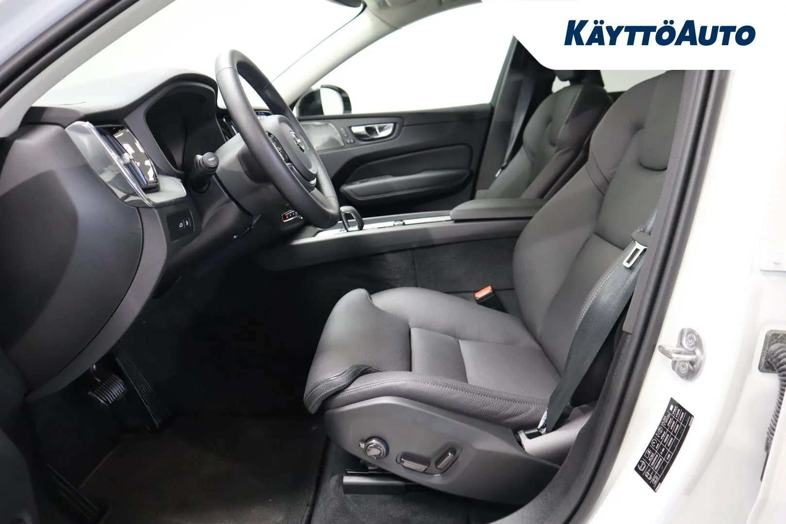 VOLVO XC60 CRZ-360 carousel image