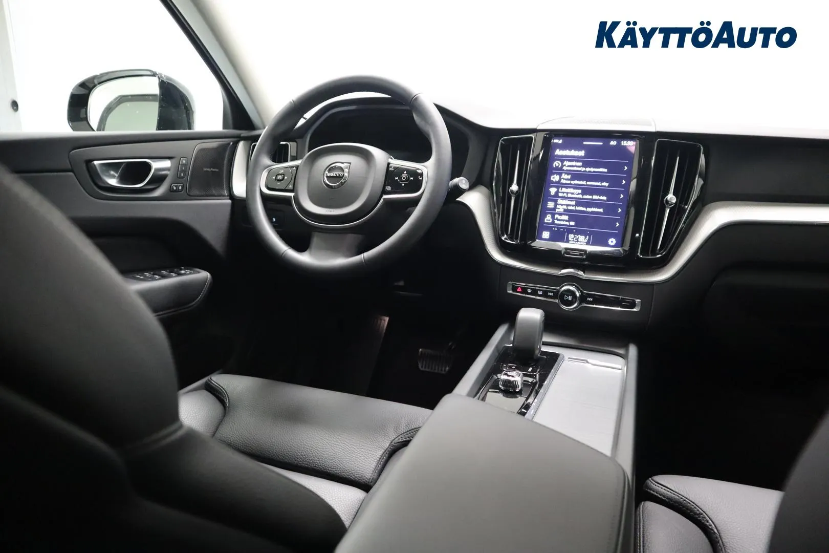 VOLVO XC60 CRZ-360 carousel image
