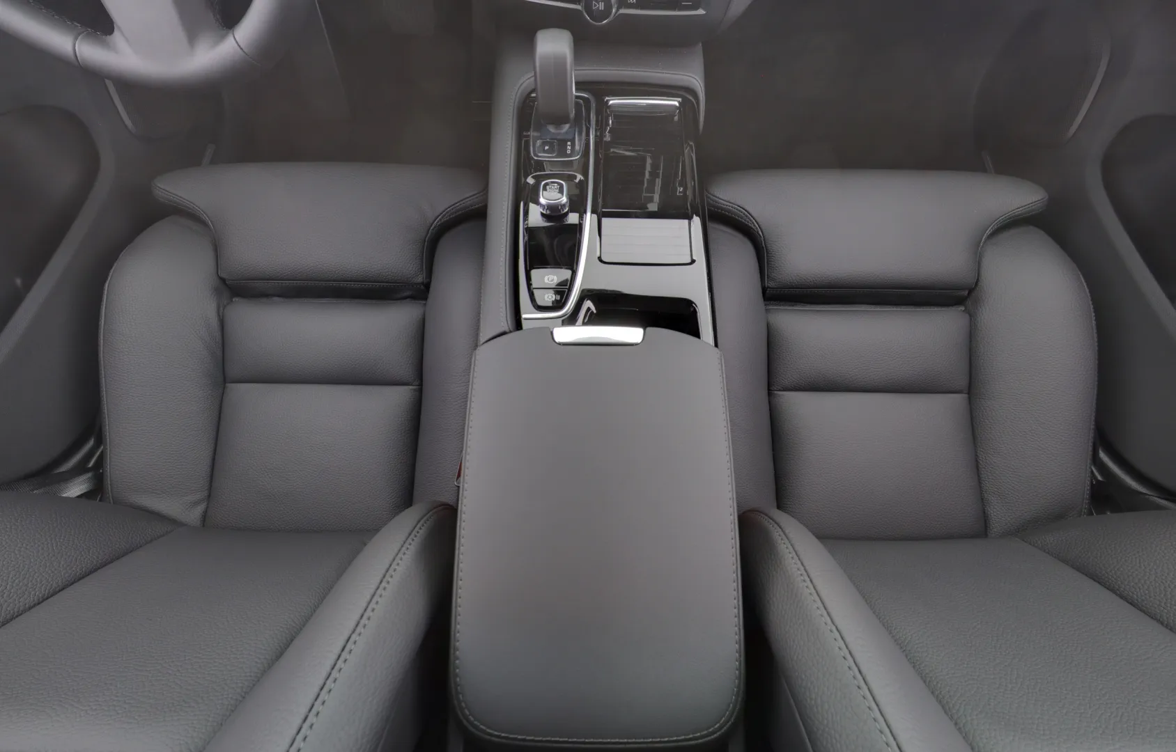 Volvo V60 XTZ-756 carousel image