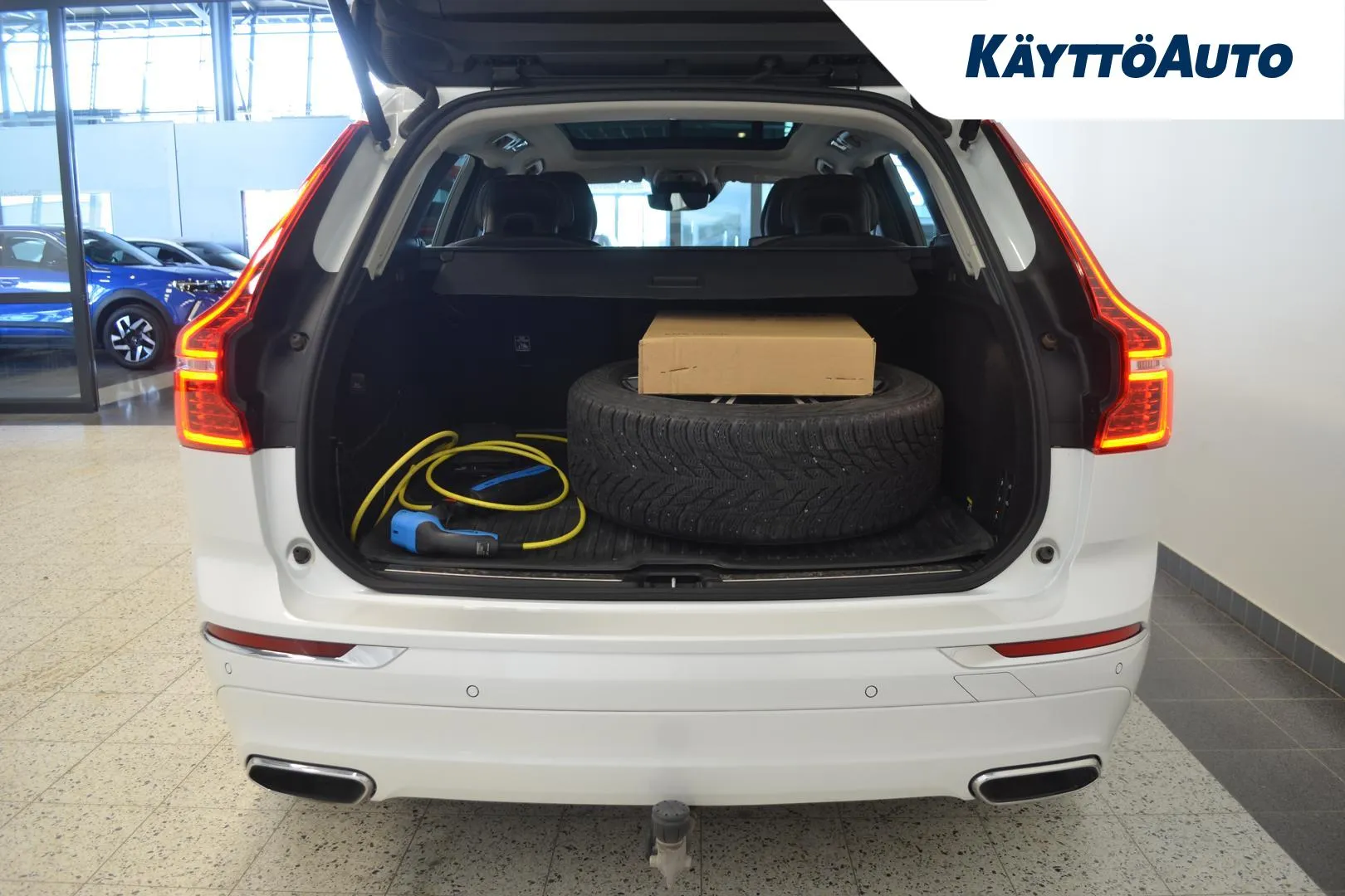 VOLVO XC60 XVU-559 carousel image