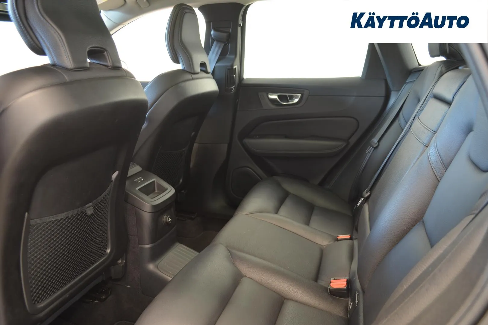 VOLVO XC60 XVU-559 carousel image