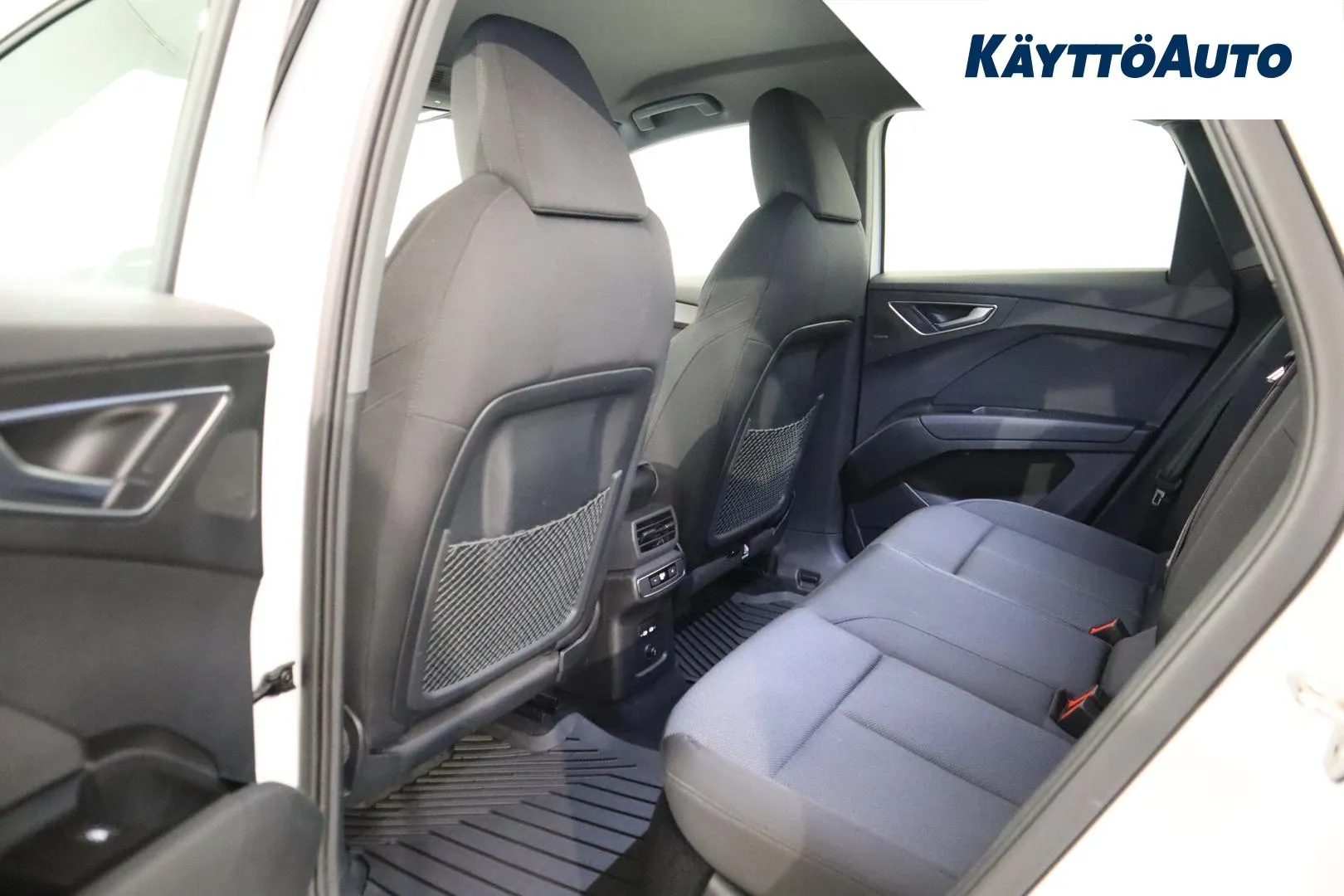 AUDI Q4 e-tron YXV-341 carousel image