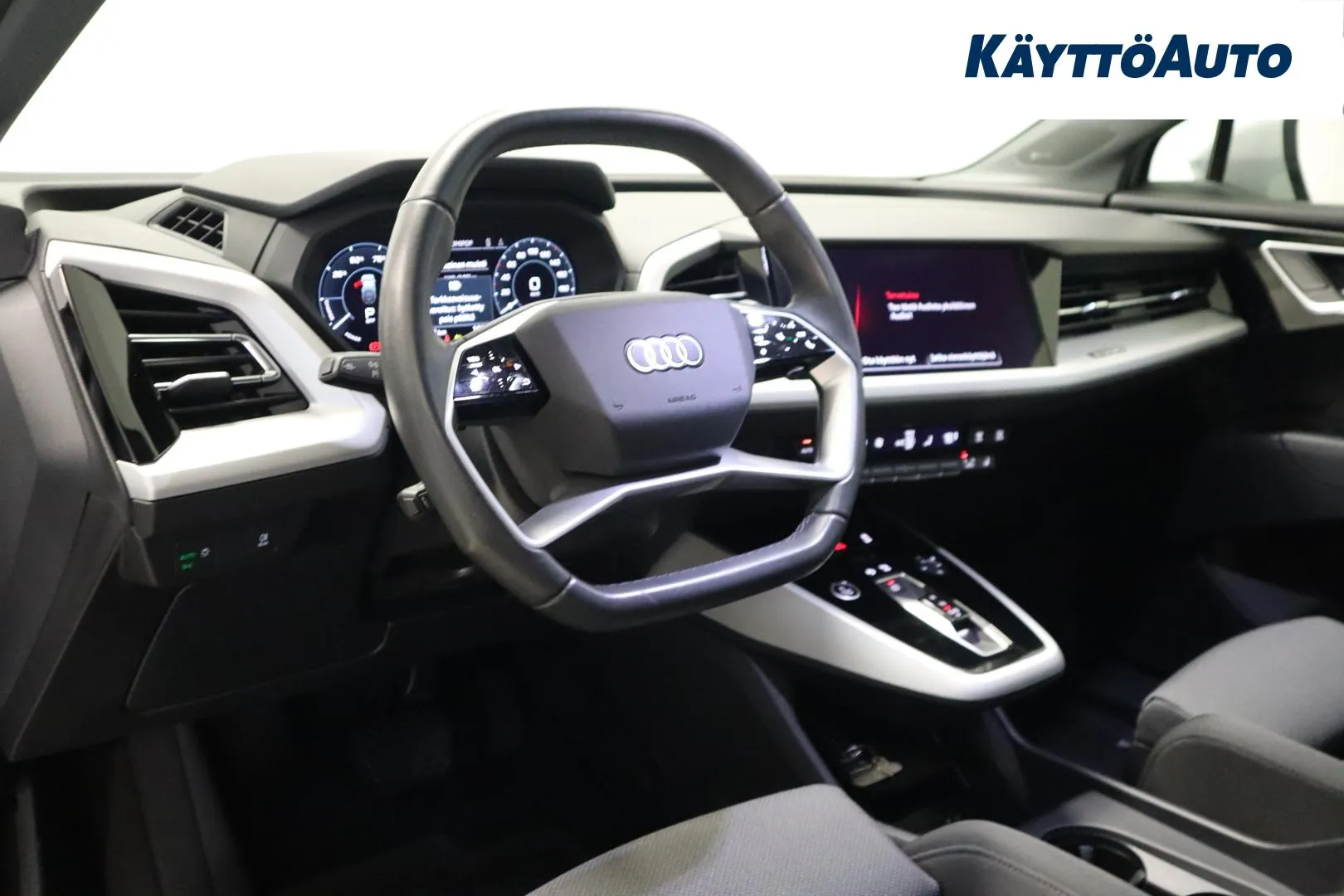 AUDI Q4 e-tron YXV-341 carousel image