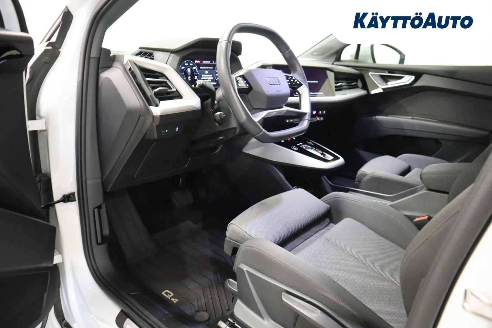AUDI Q4 e-tron YXV-341 carousel image