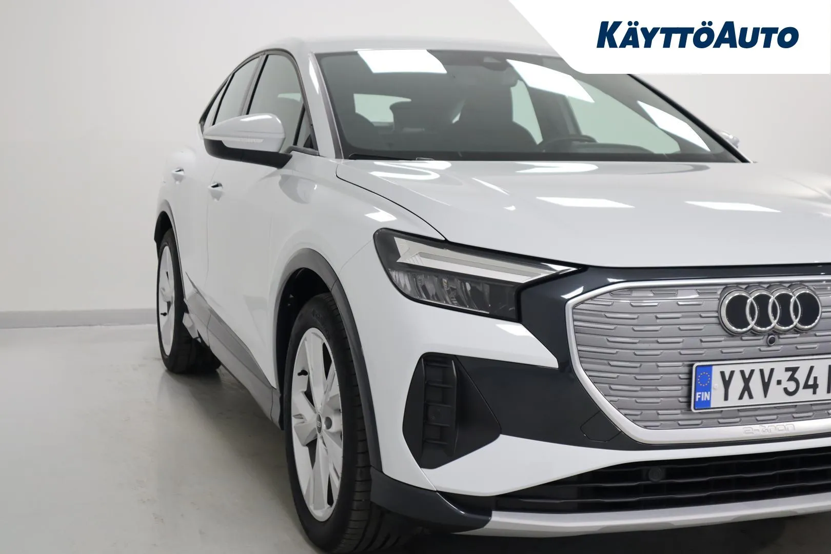 AUDI Q4 e-tron YXV-341 carousel image