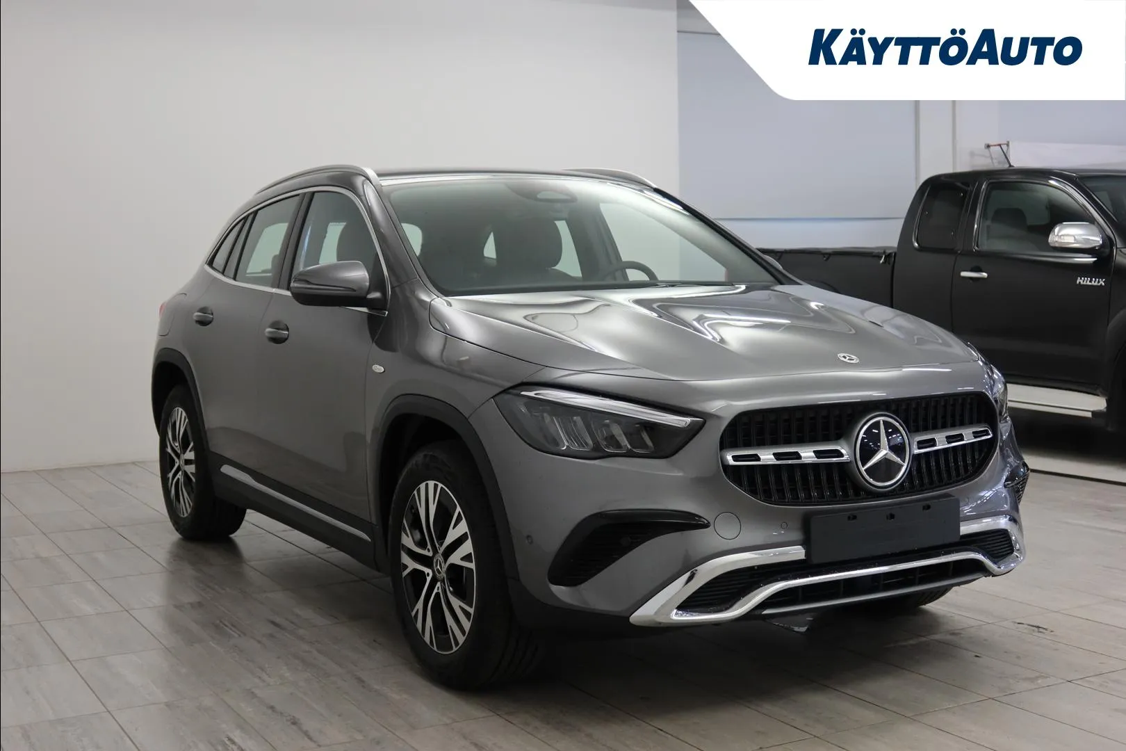 Mercedes-Benz GLA XUZ-620 carousel image