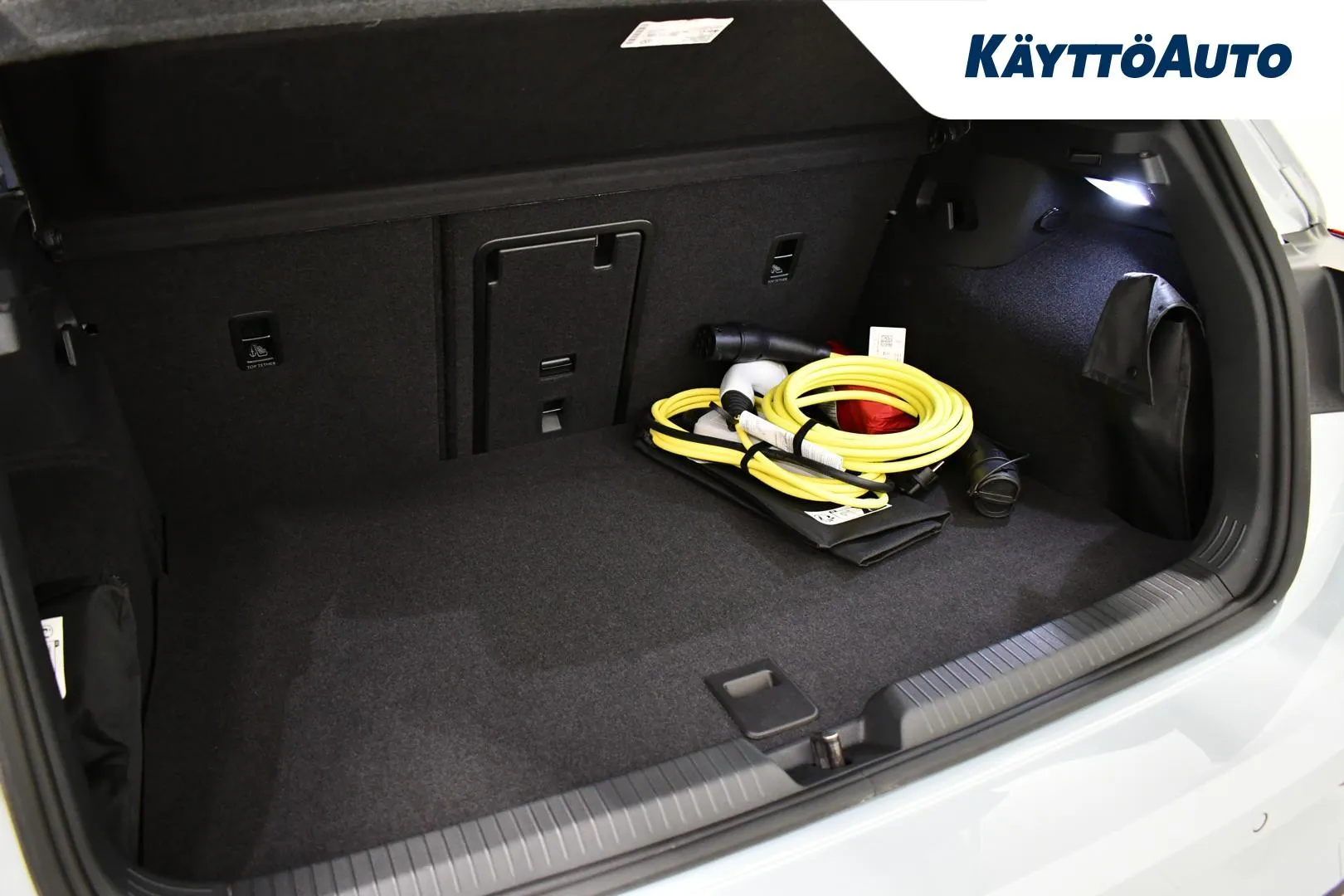 VOLKSWAGEN Golf FSG-874 carousel image