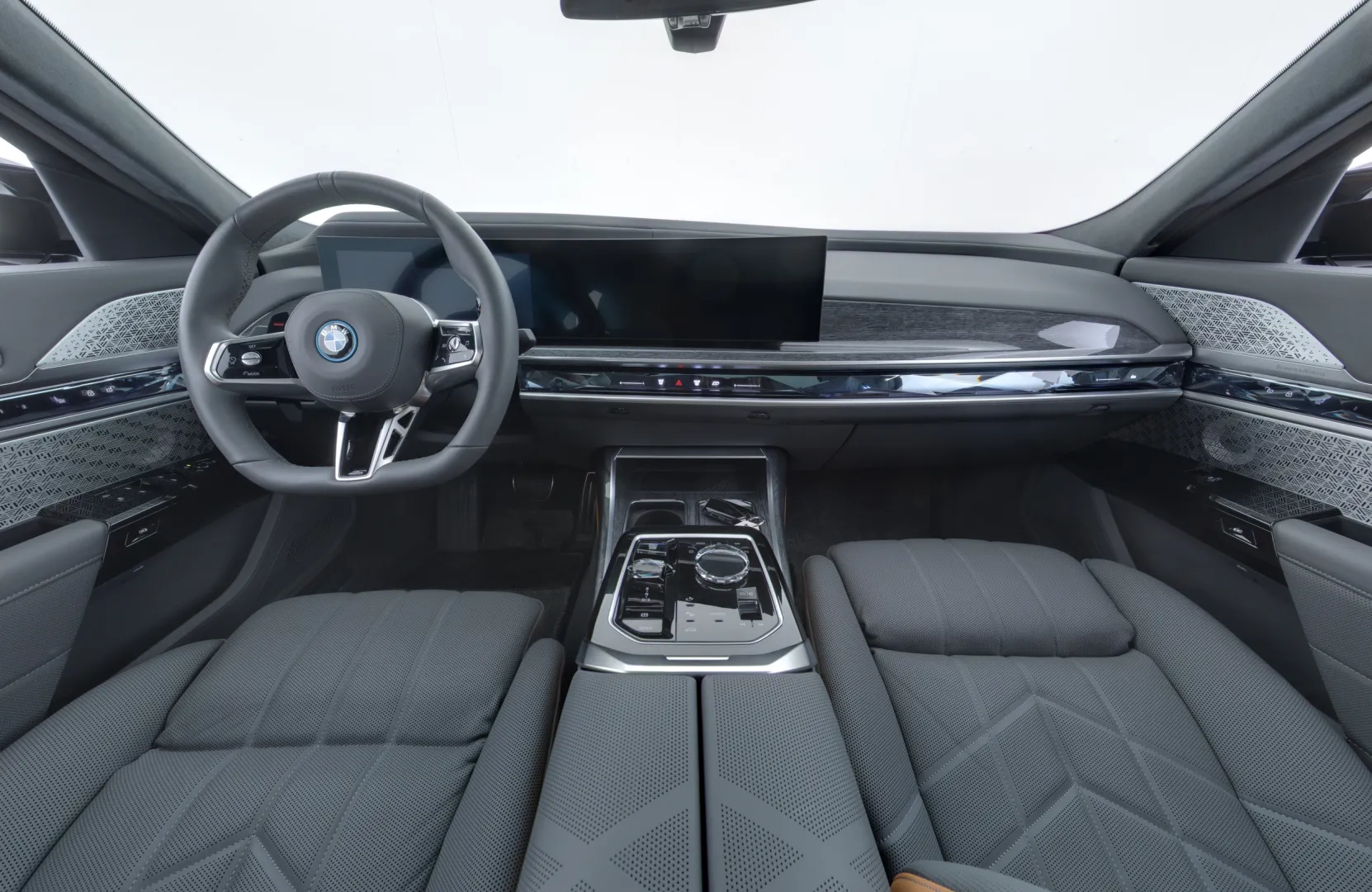 BMW 760 EVE-532 carousel image