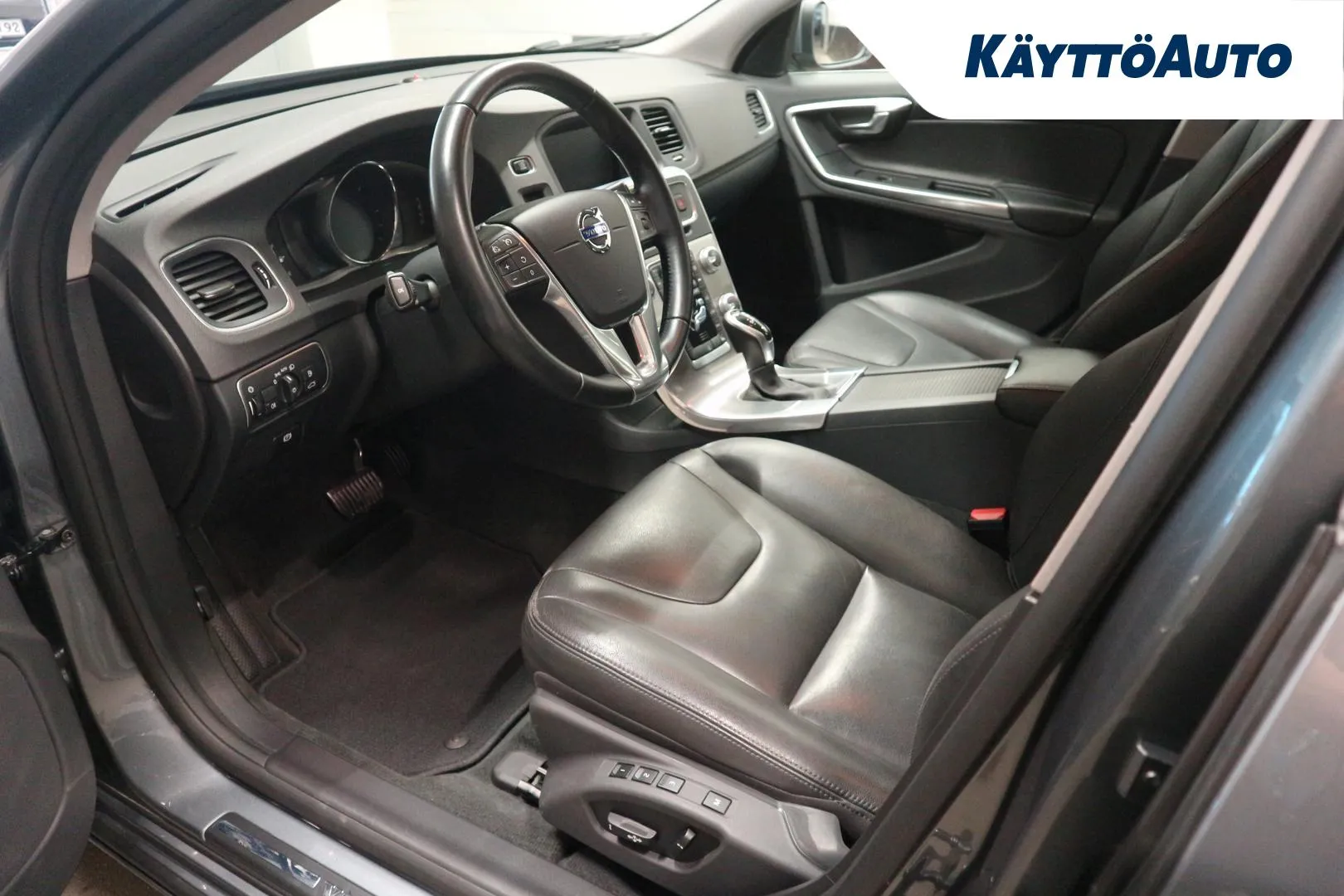 VOLVO V60 SNT-439 carousel image