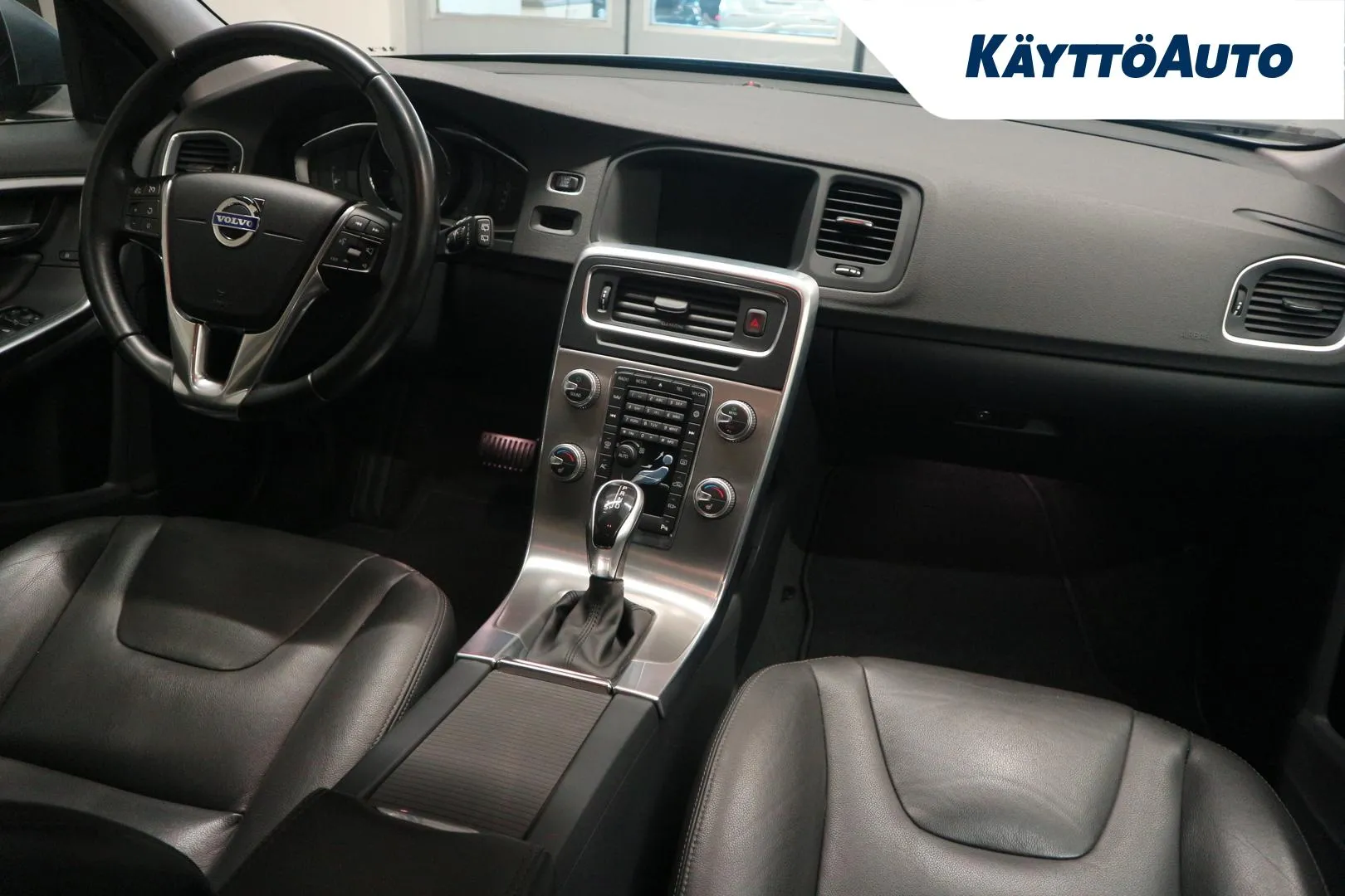 VOLVO V60 SNT-439 carousel image