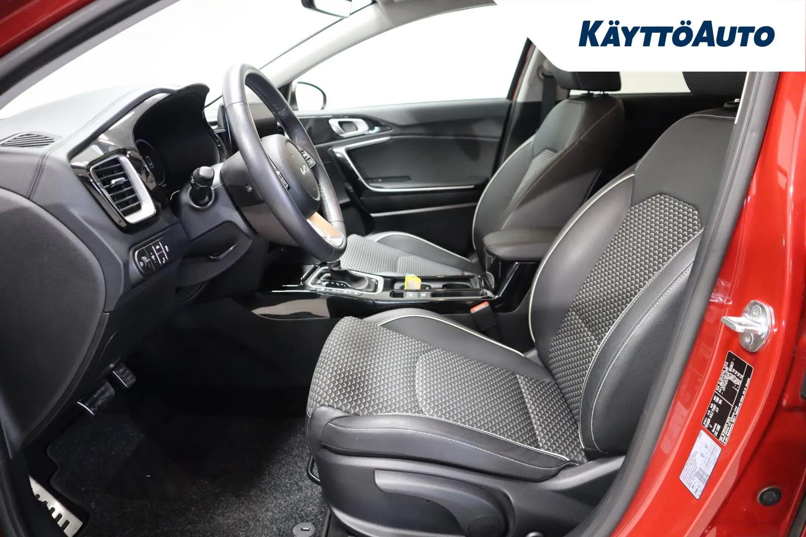 KIA Ceed XRT-445 carousel image