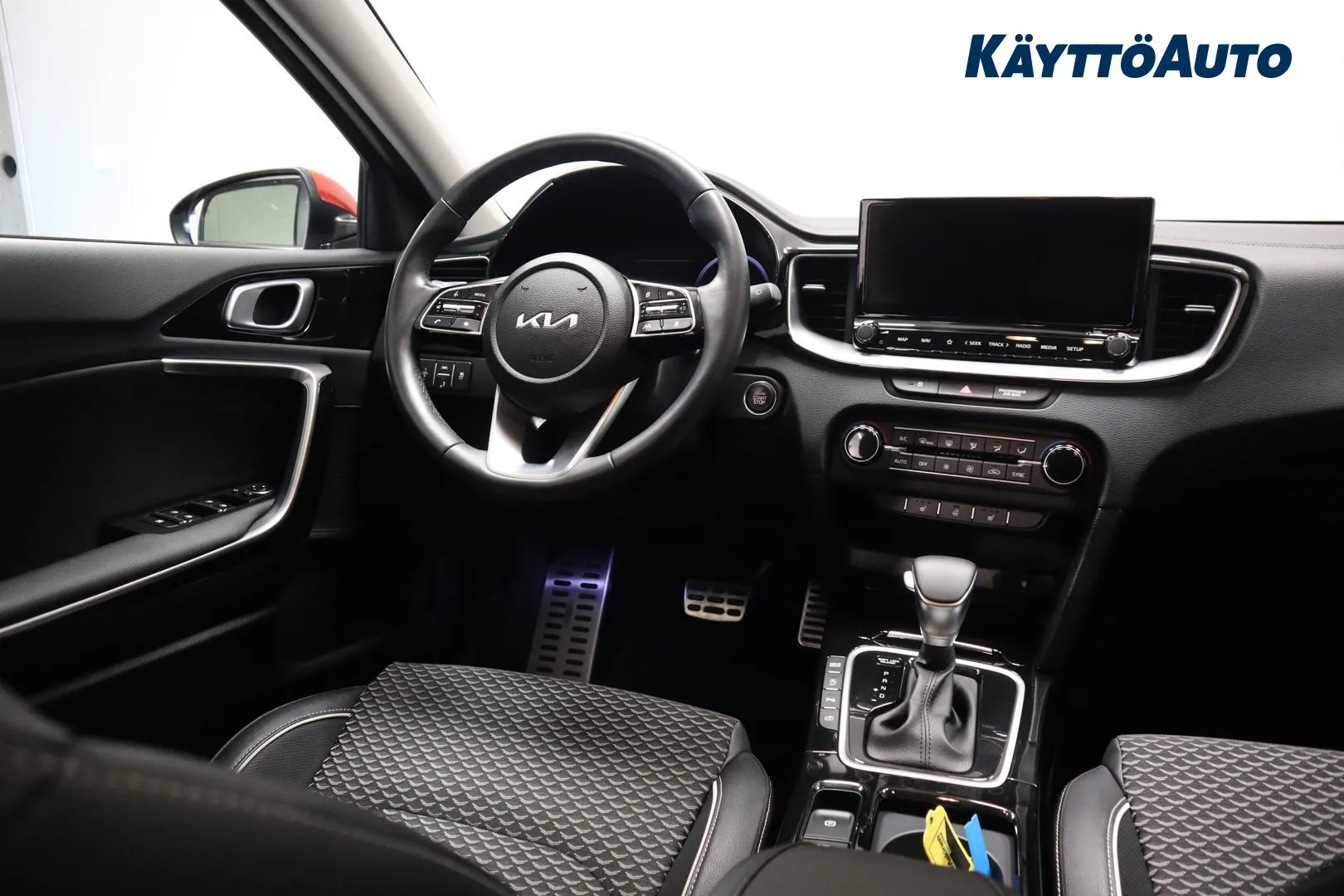 KIA Ceed XRT-445 carousel image