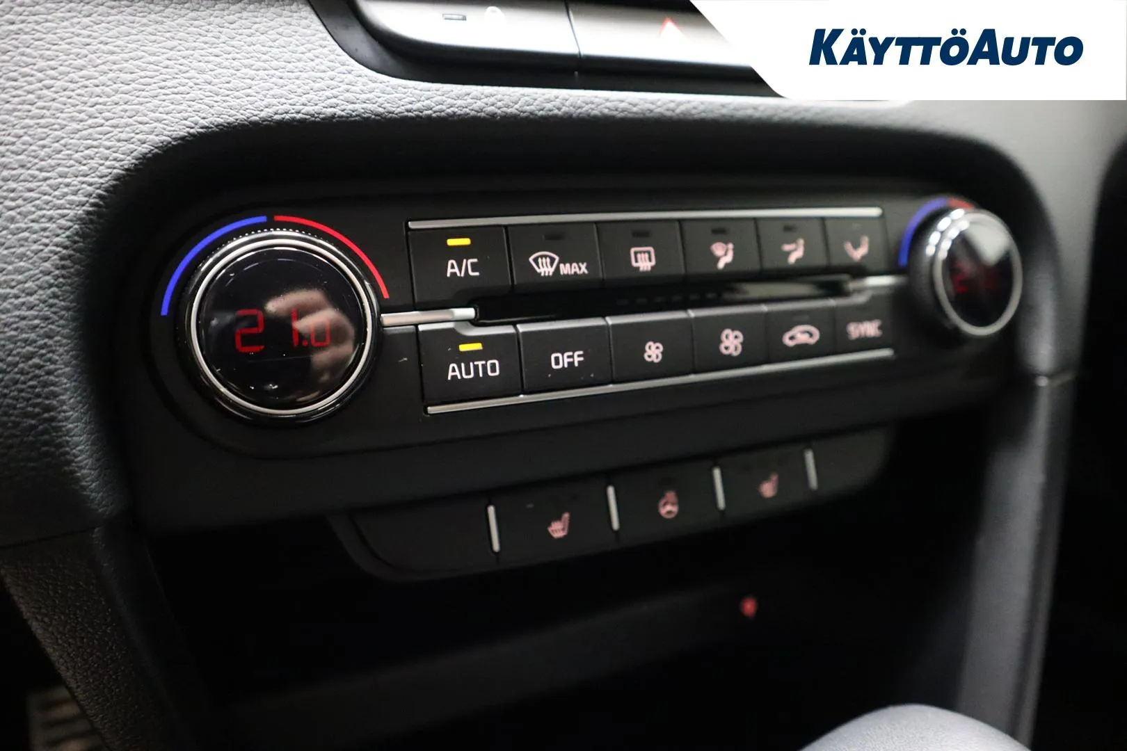 KIA Ceed XRT-445 carousel image