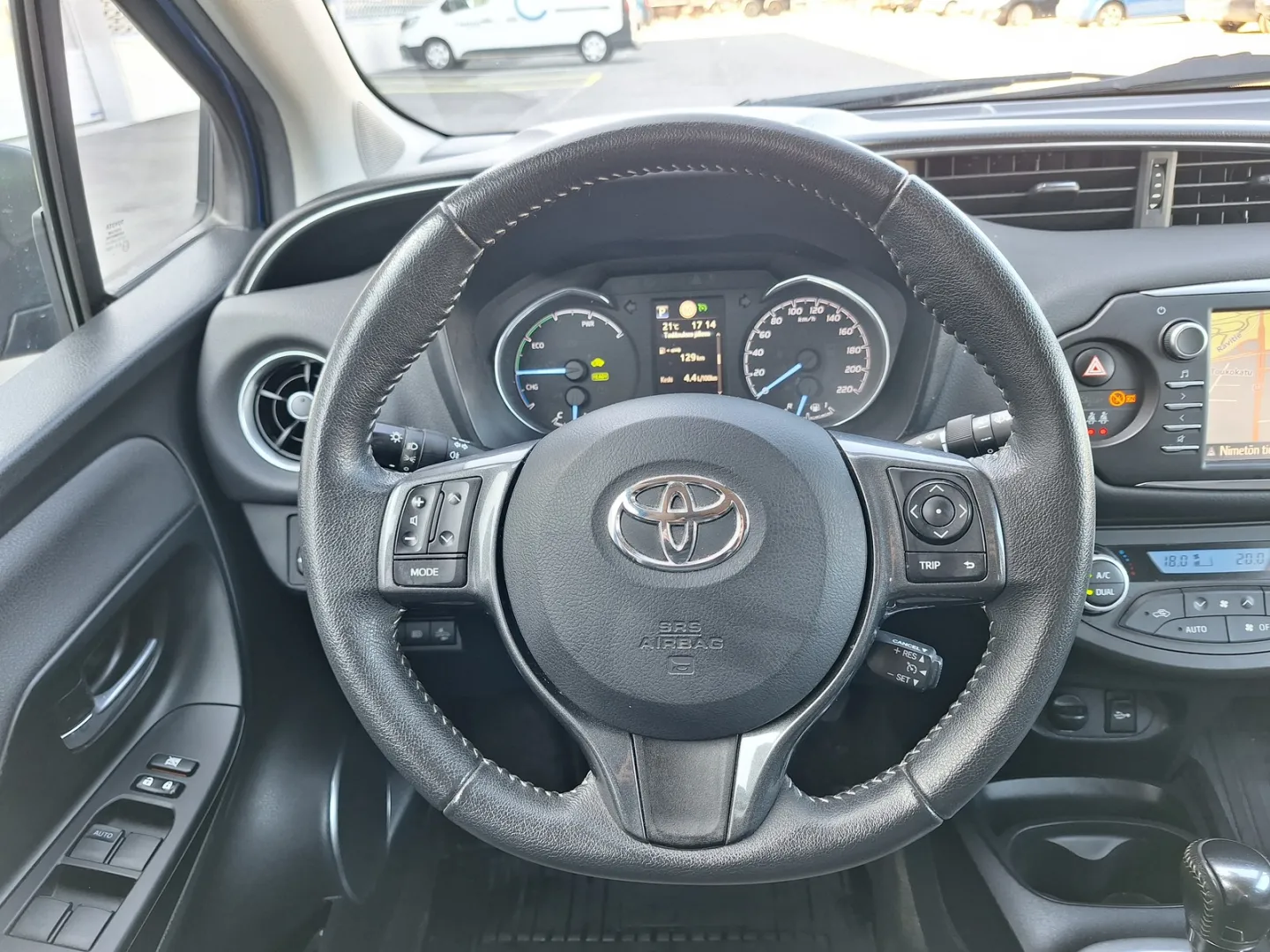 TOYOTA Yaris RUK-365 carousel image