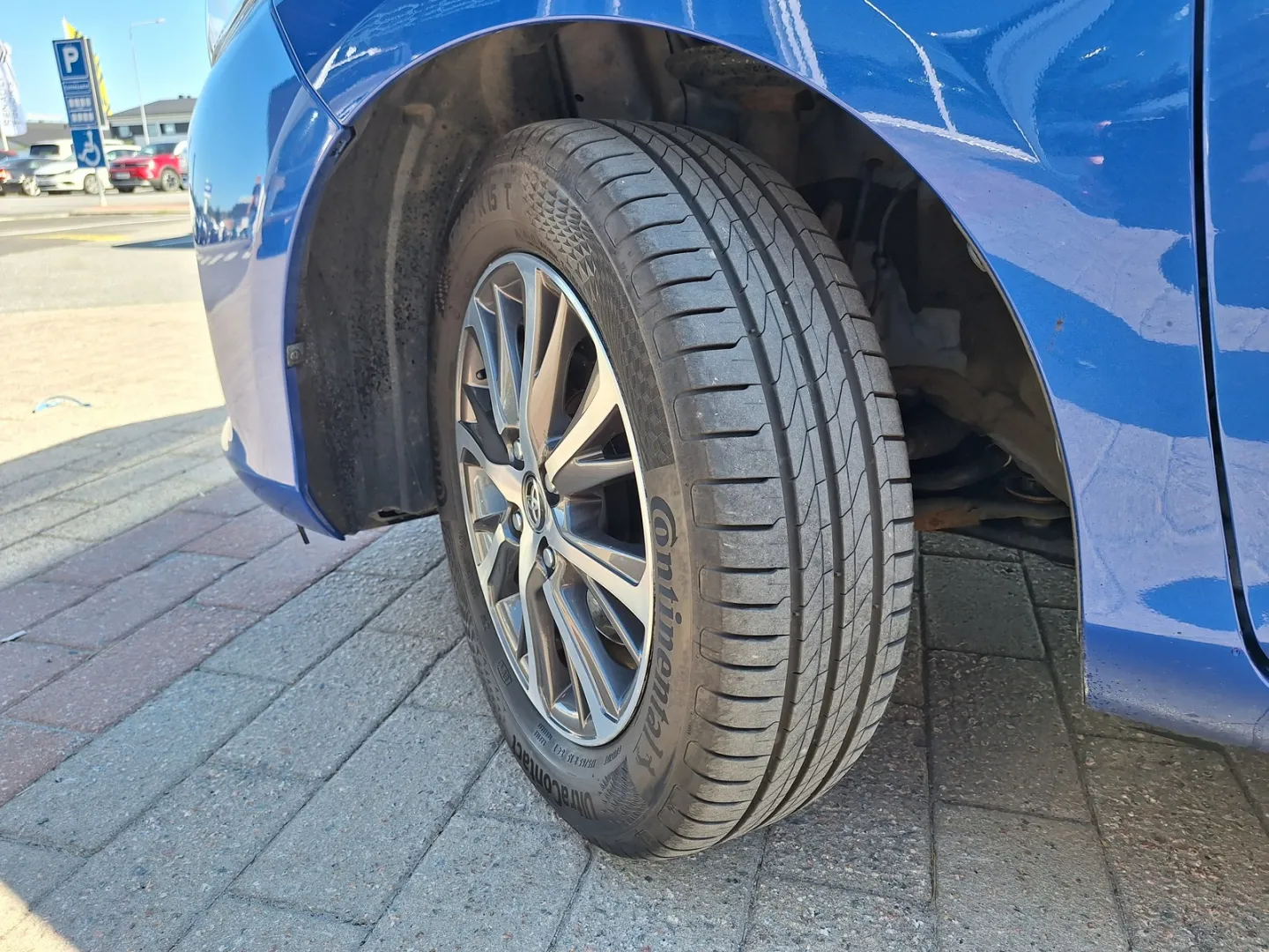 TOYOTA Yaris RUK-365 carousel image
