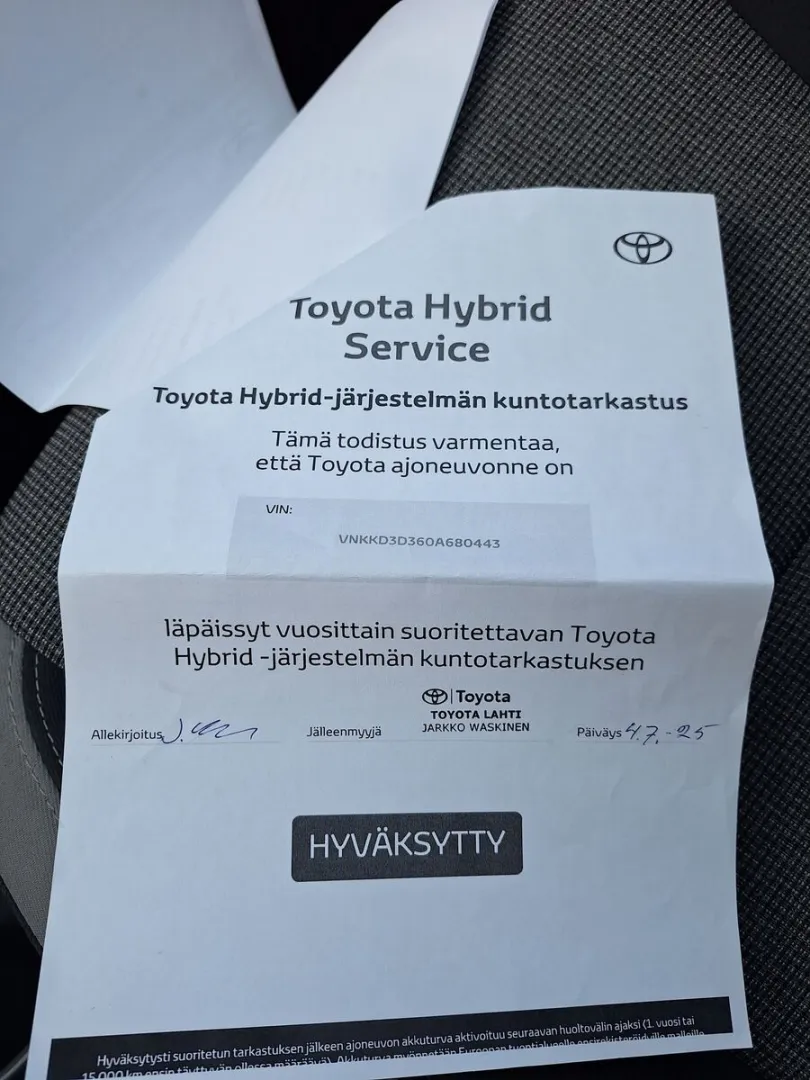 TOYOTA Yaris RUK-365 carousel image