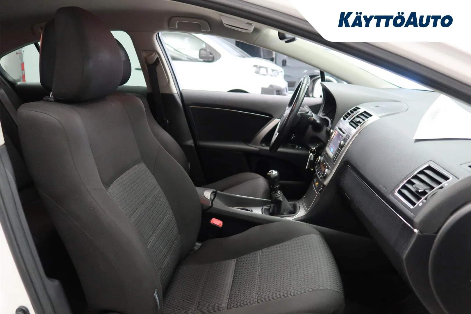 TOYOTA Avensis IKN-845 carousel image