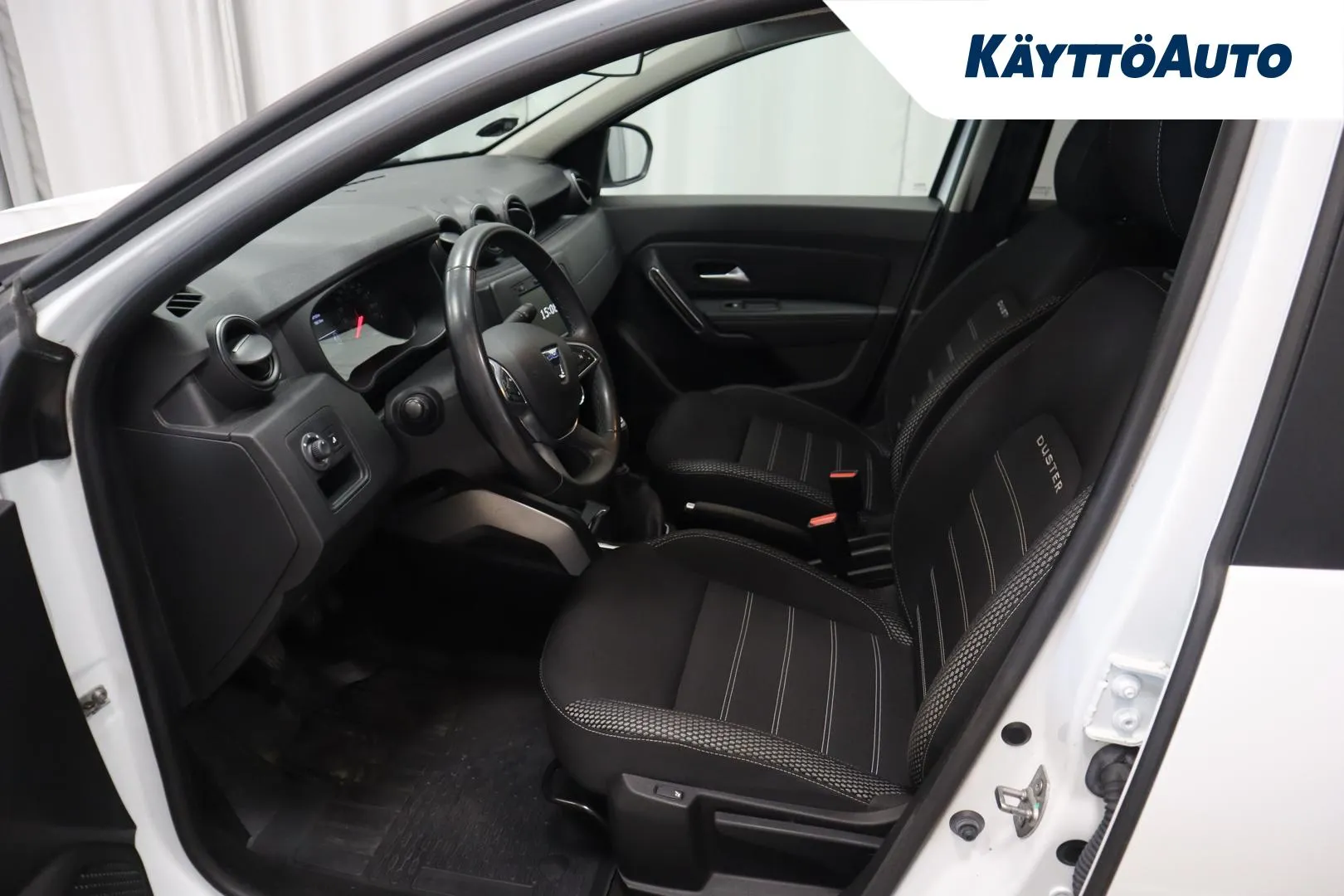 DACIA Duster ZML-709 carousel image