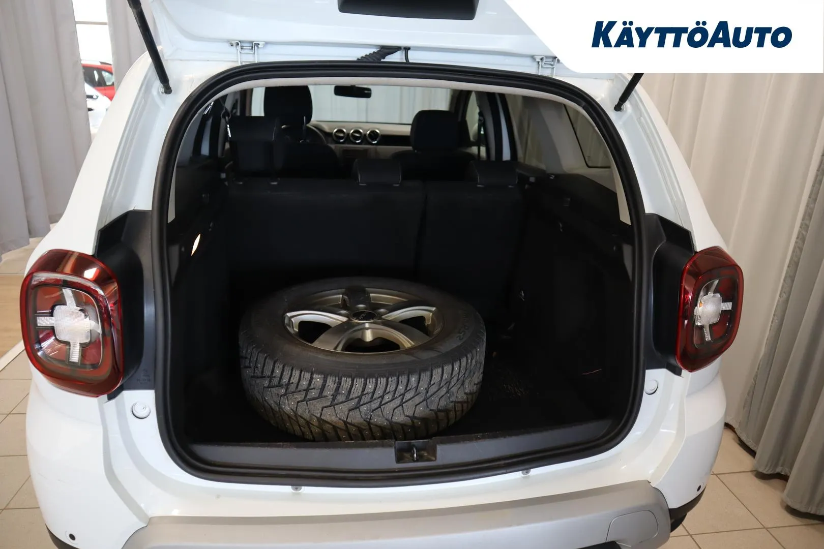 DACIA Duster ZML-709 carousel image