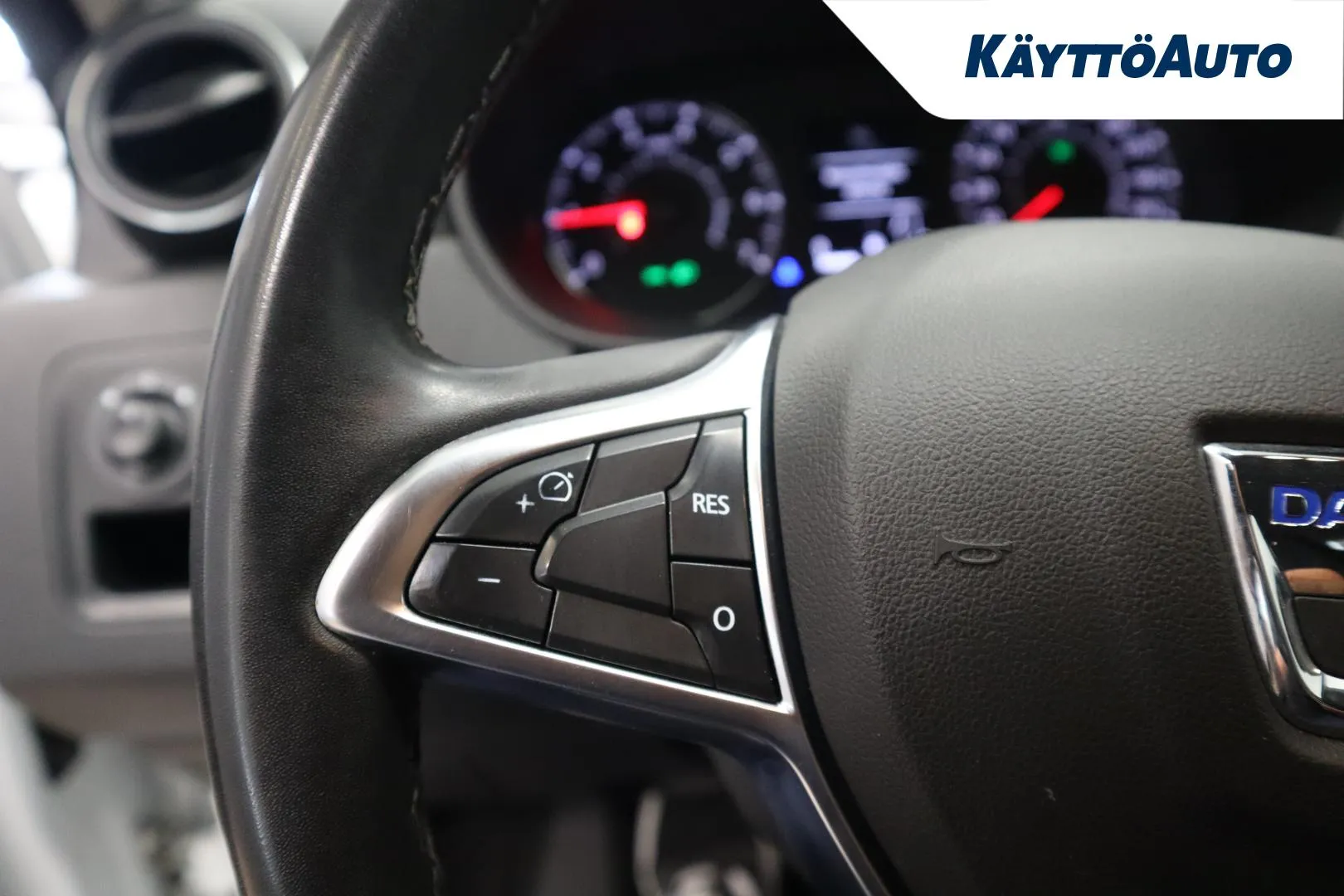DACIA Duster ZML-709 carousel image