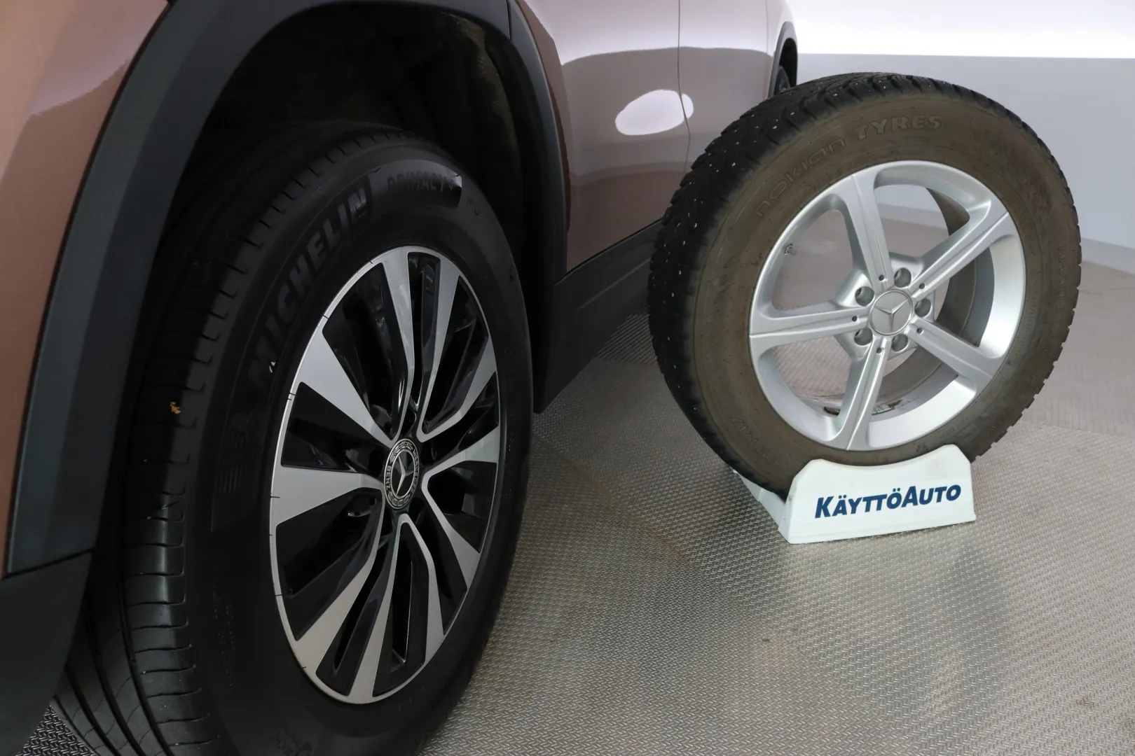 MERCEDES-BENZ GLA SZG-702 carousel image