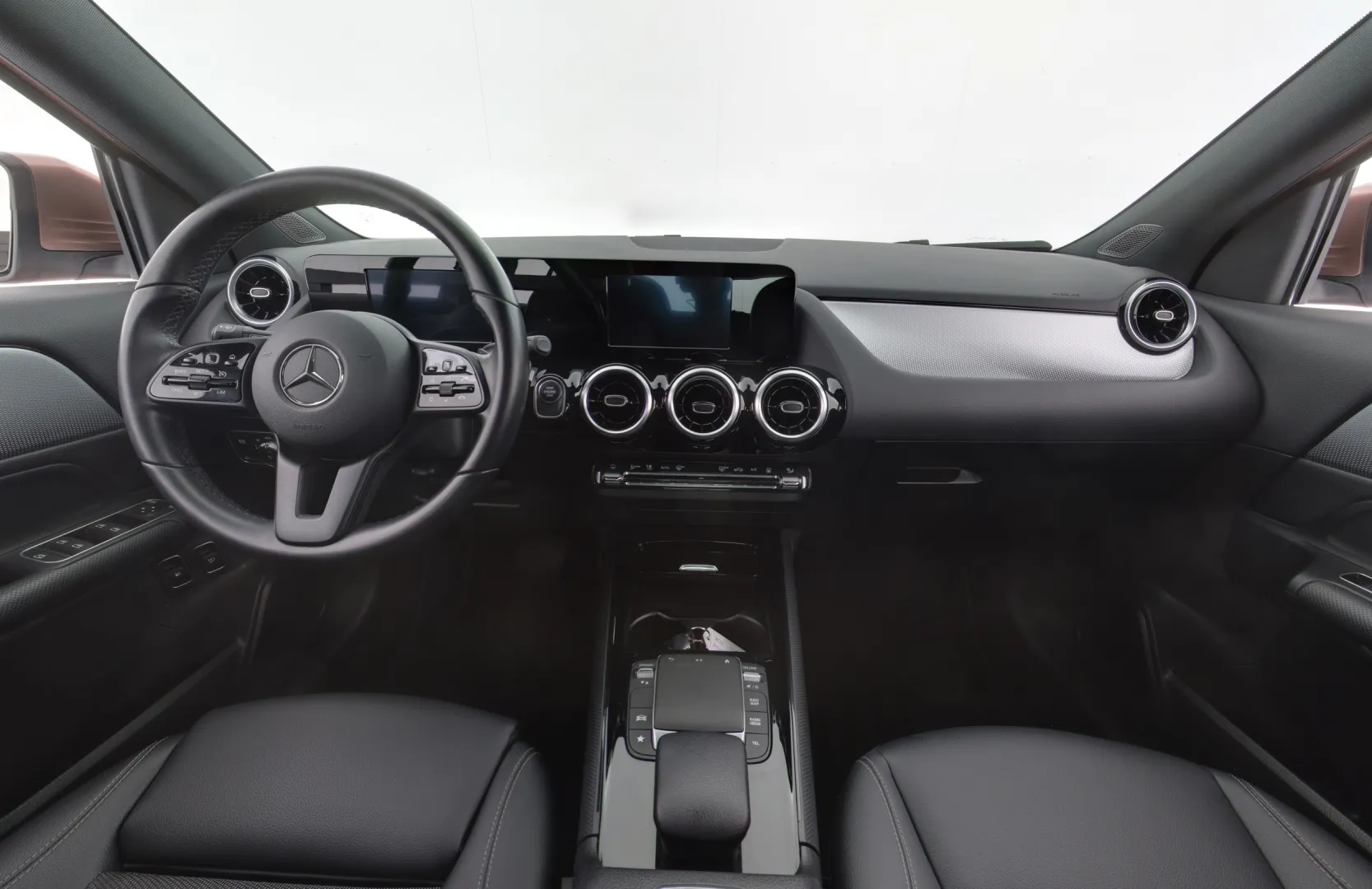 MERCEDES-BENZ GLA SZG-702 carousel image