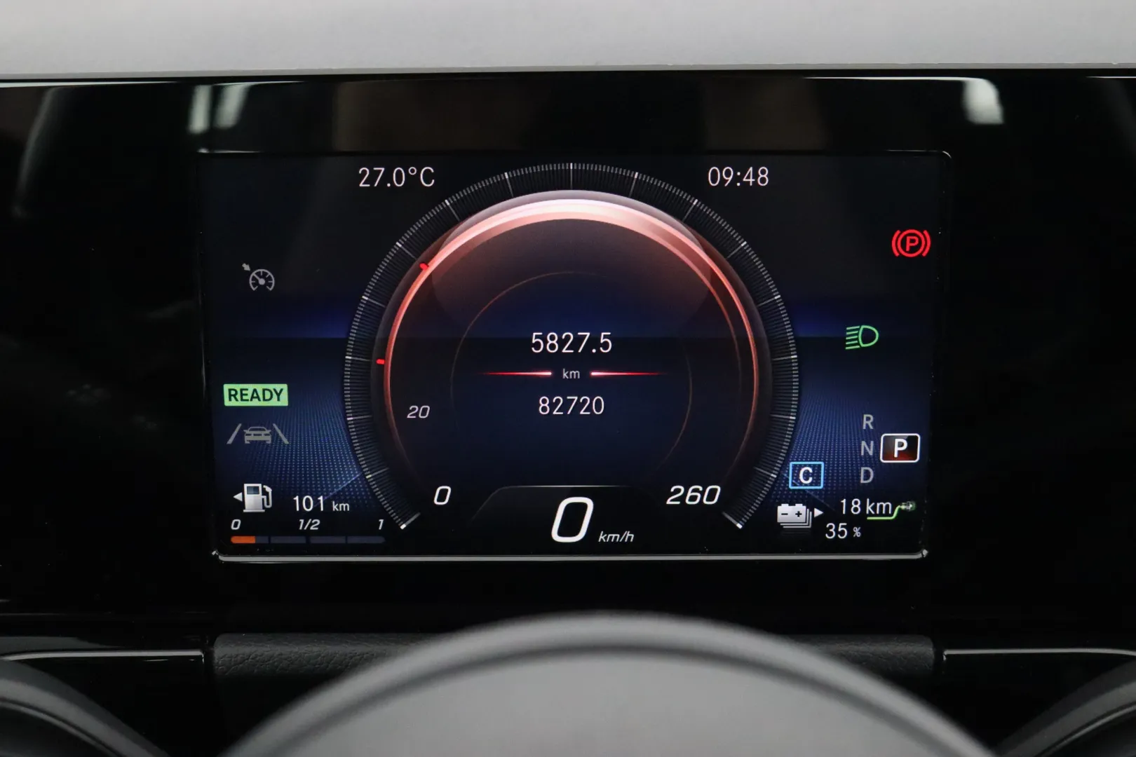 MERCEDES-BENZ GLA SZG-702 carousel image