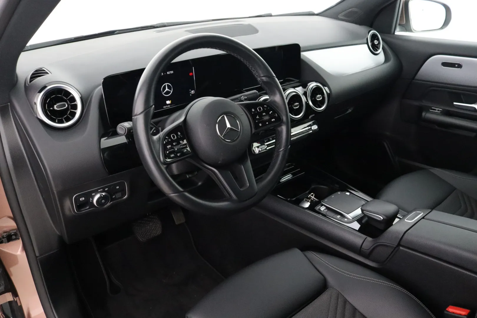 MERCEDES-BENZ GLA SZG-702 carousel image