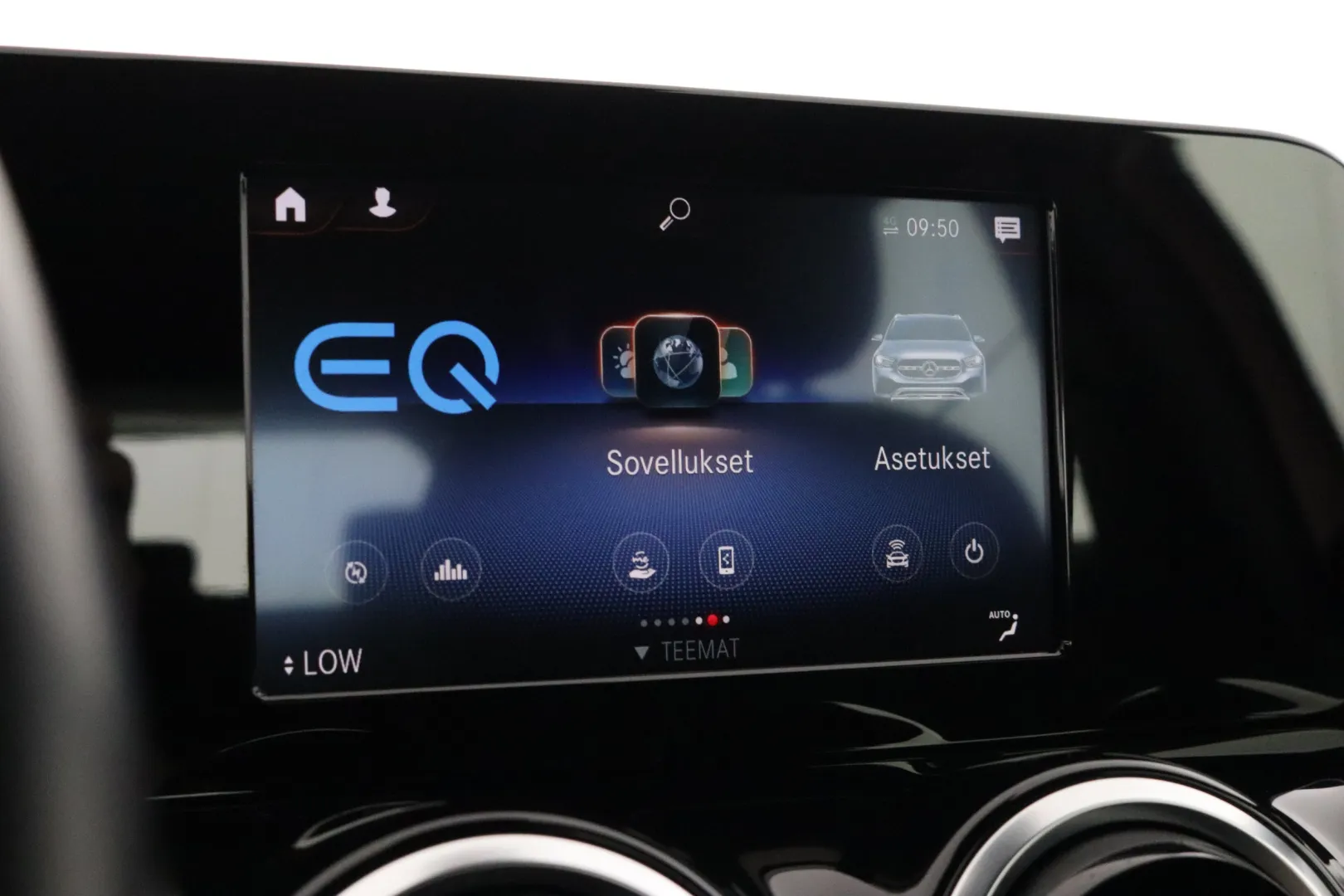 MERCEDES-BENZ GLA SZG-702 carousel image