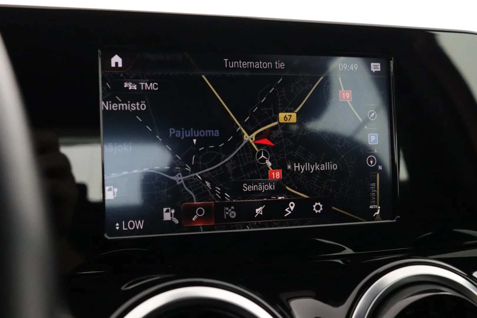 MERCEDES-BENZ GLA SZG-702 carousel image