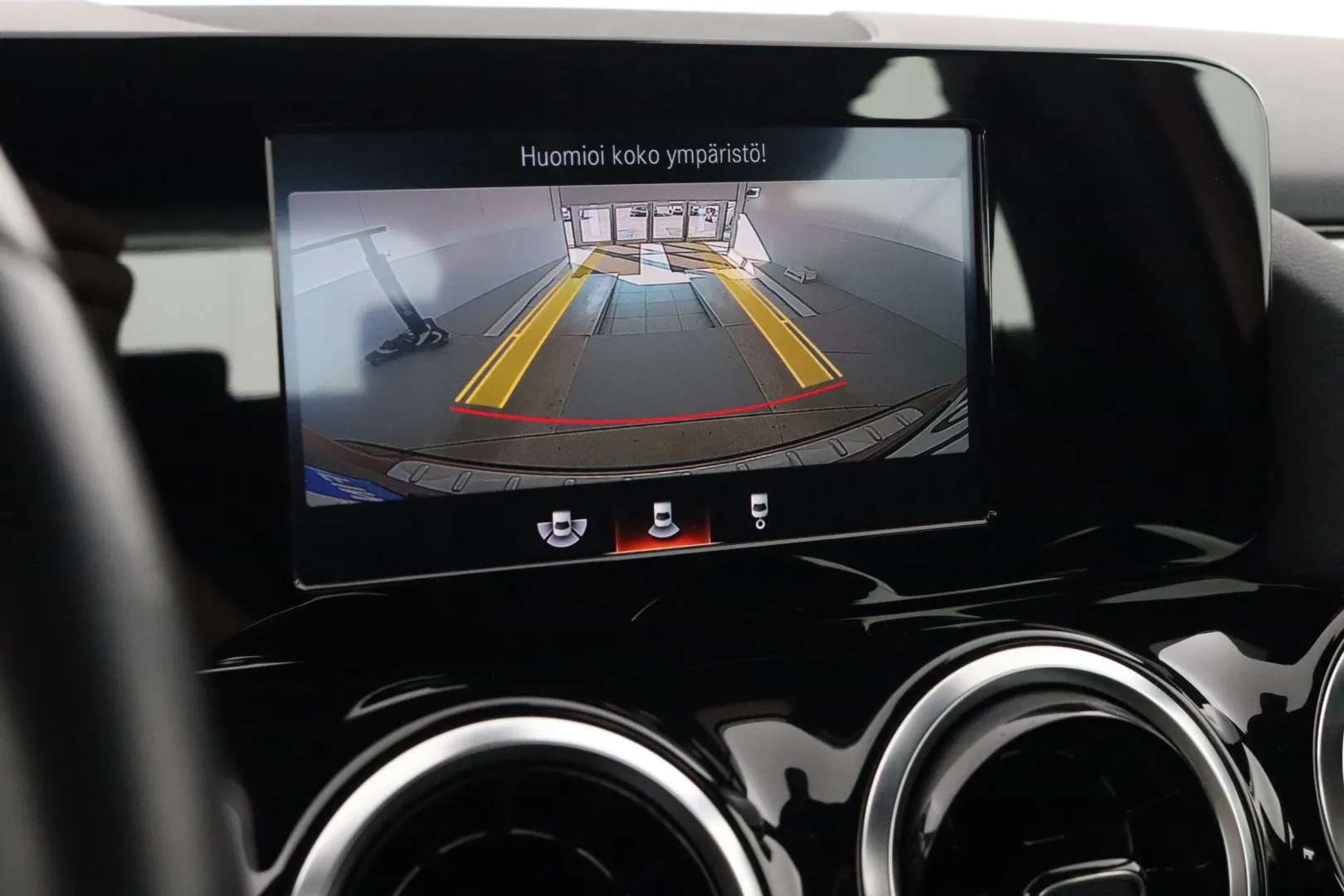MERCEDES-BENZ GLA SZG-702 carousel image