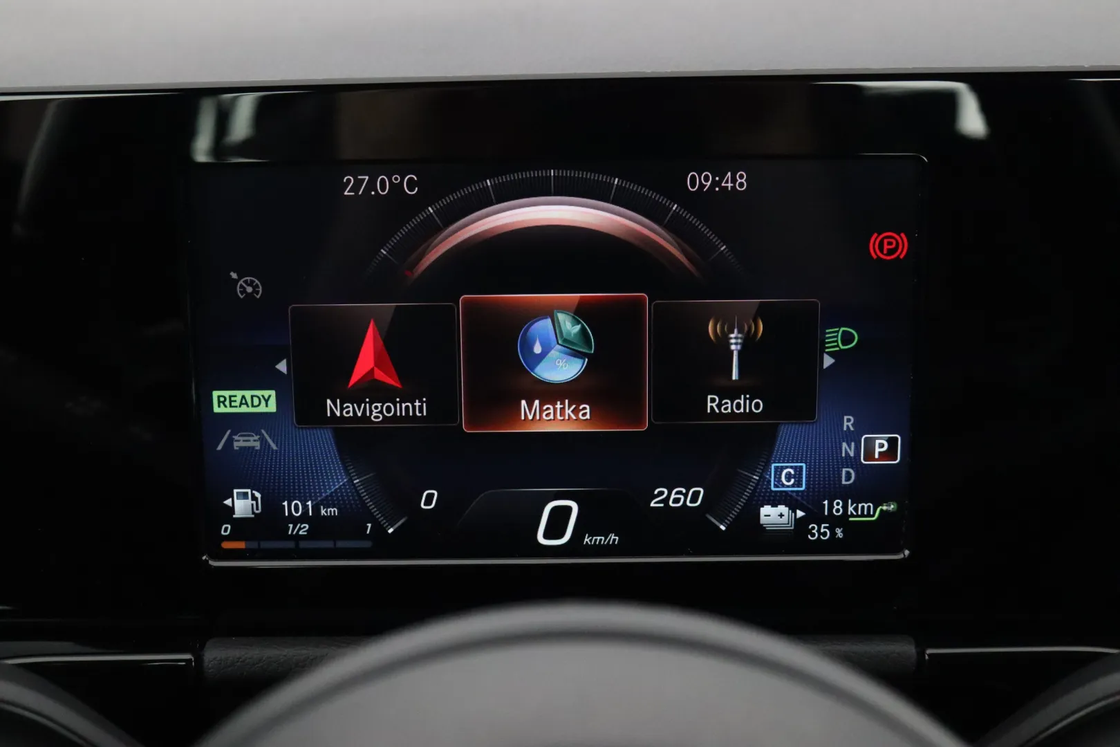 MERCEDES-BENZ GLA SZG-702 carousel image