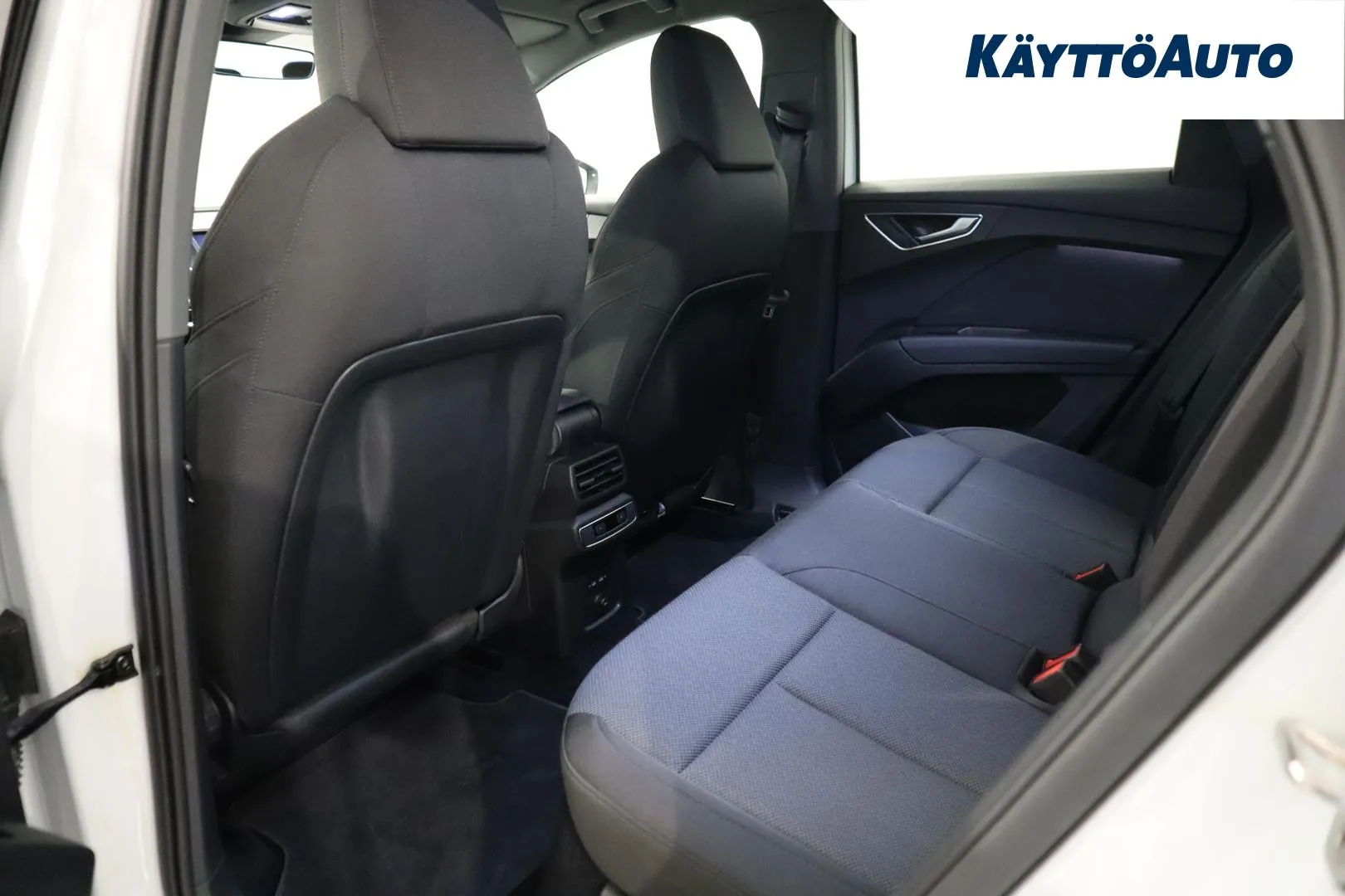 AUDI Q4 e-tron MPB-829 carousel image