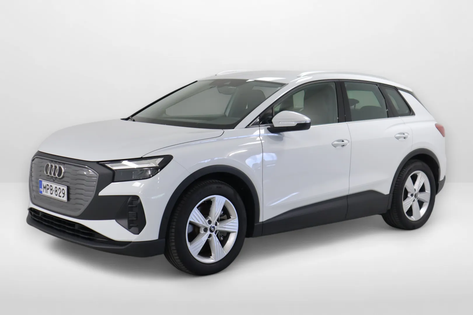 AUDI Q4 e-tron MPB-829 carousel image