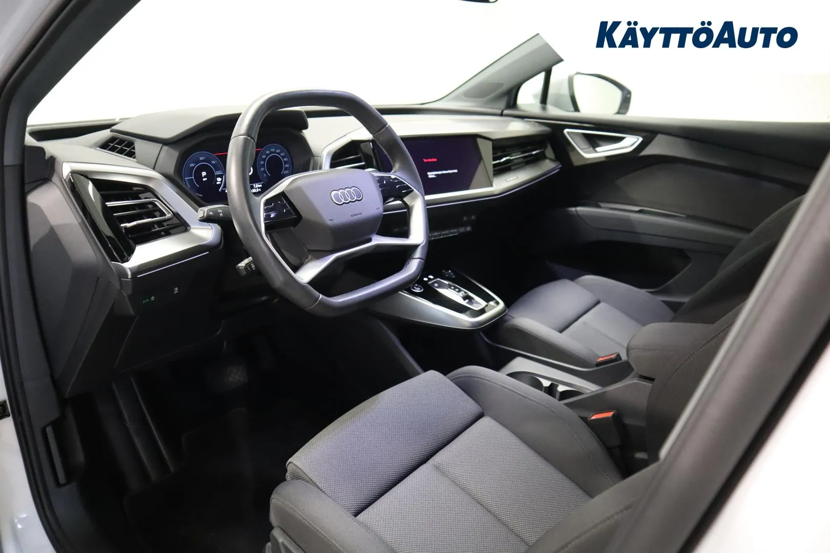 AUDI Q4 e-tron MPB-829 carousel image