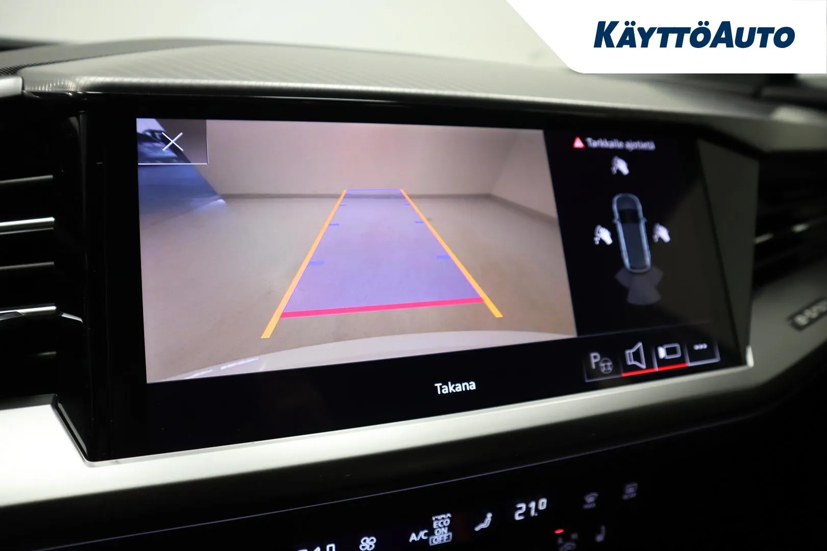 AUDI Q4 e-tron MPB-829 carousel image