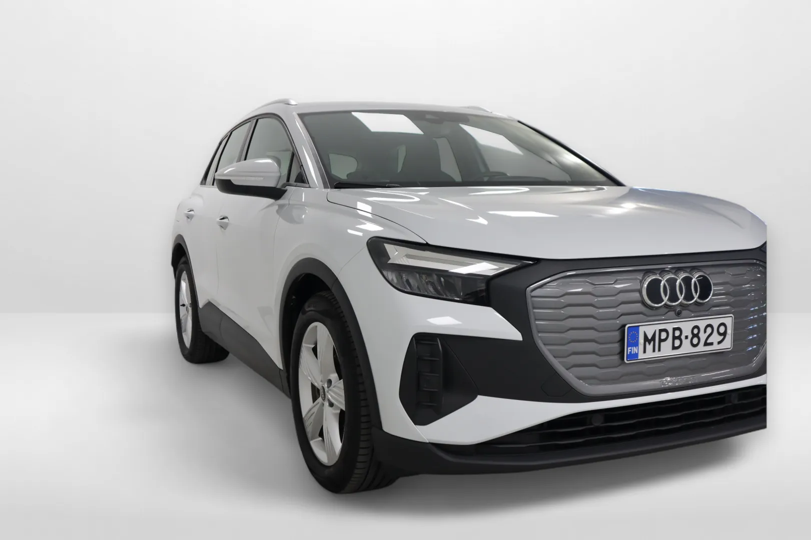 AUDI Q4 e-tron MPB-829 carousel image