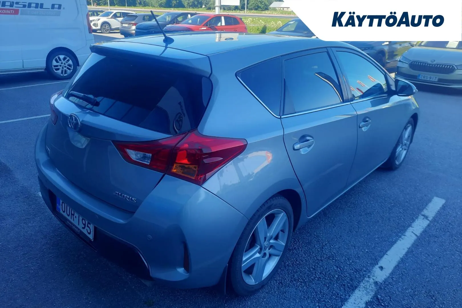 TOYOTA Auris OUR-195 carousel image