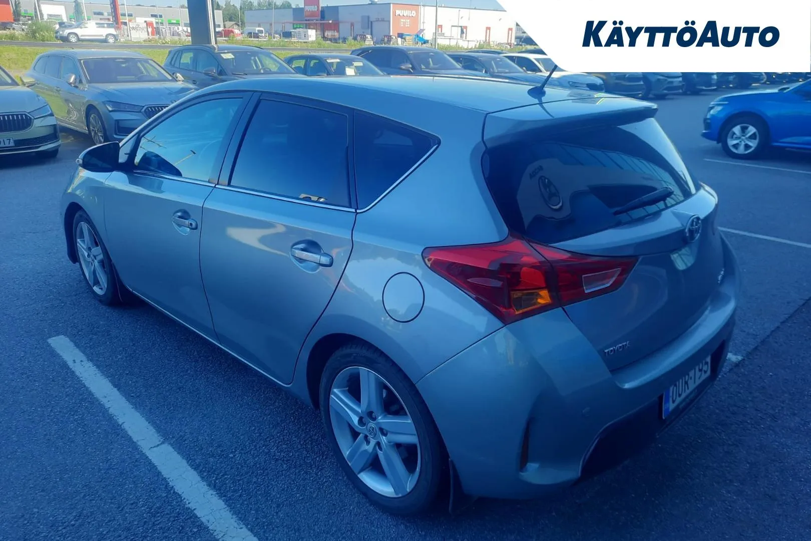 TOYOTA Auris OUR-195 carousel image