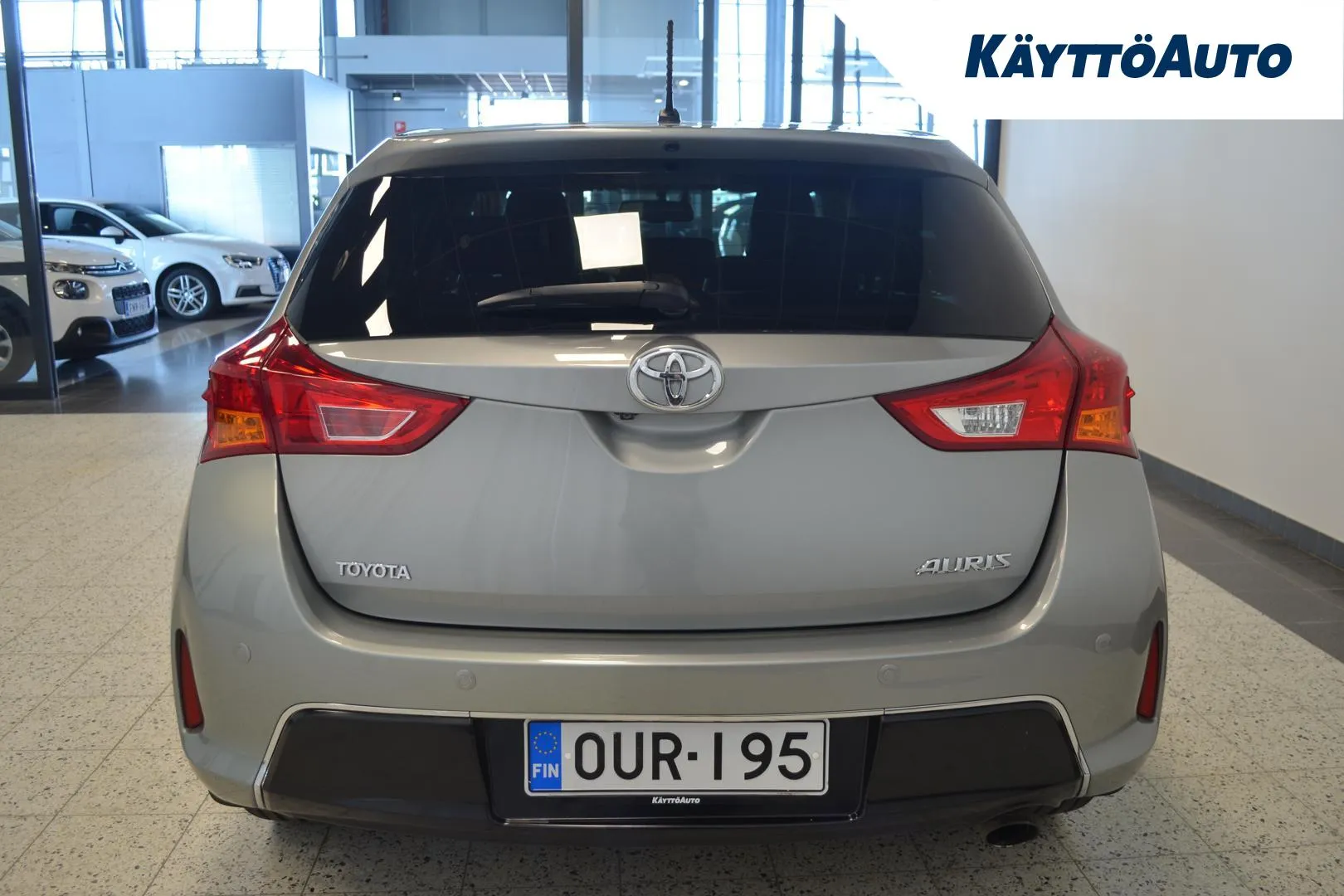 TOYOTA Auris OUR-195 carousel image